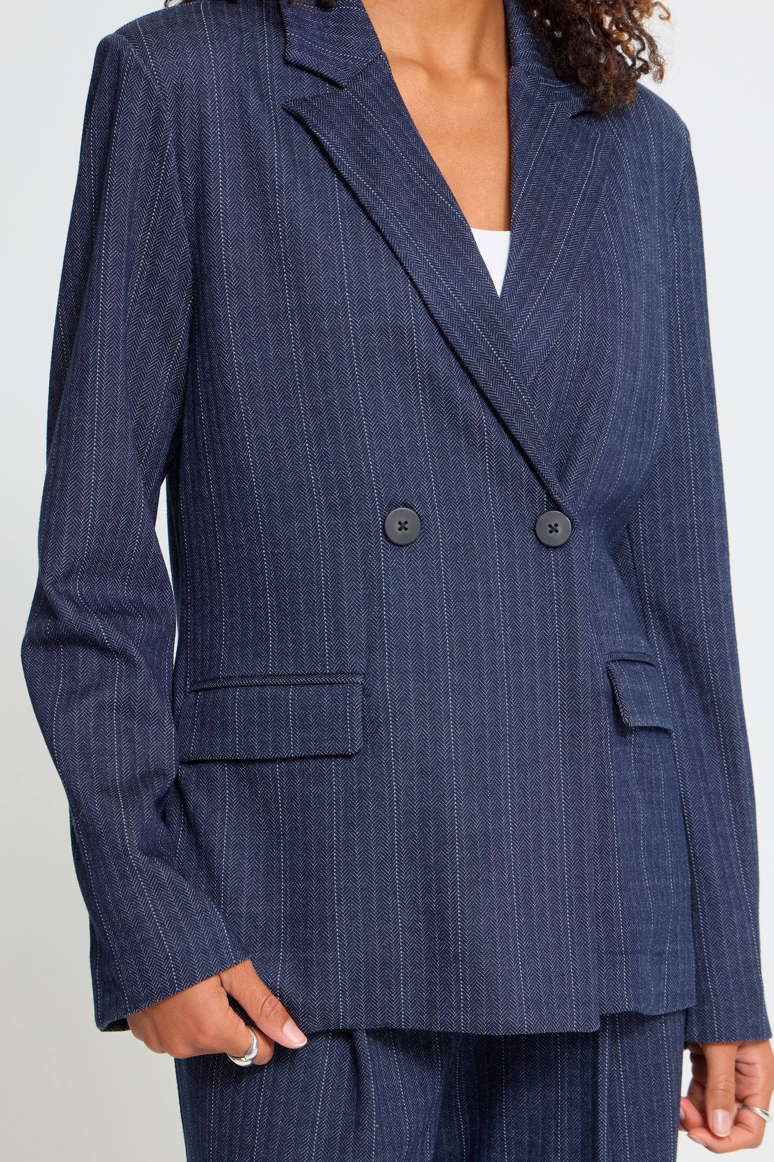 Jacken und Mäntel Ihkate Pinelle Bl2 damen blau Ichi Jacken und Mäntel Ihkate Pinelle Bl2 damen blau DARK BLUE JACQUARD STRIPE