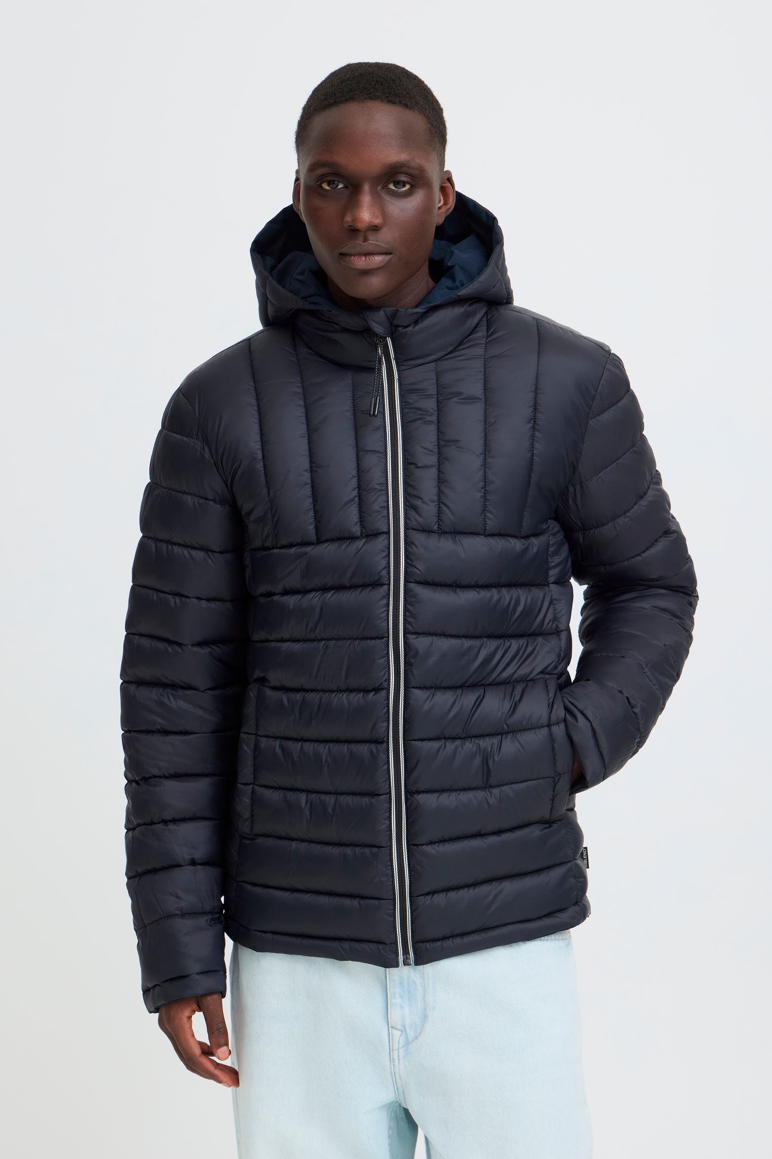 Jassen en mantels Bhelwat Reversible Jkt. heren marine Blend Jassen en mantels Bhelwat Reversible Jkt. heren marine SALUTE
