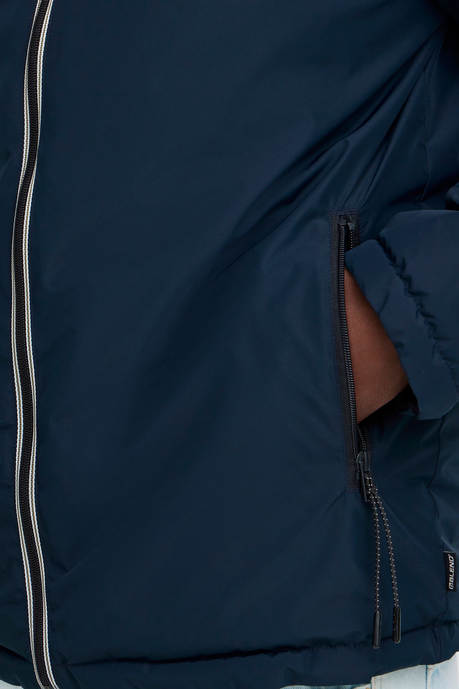 Jassen en mantels Bhelwat Reversible Jkt. heren marine Blend Jassen en mantels Bhelwat Reversible Jkt. heren marine SALUTE