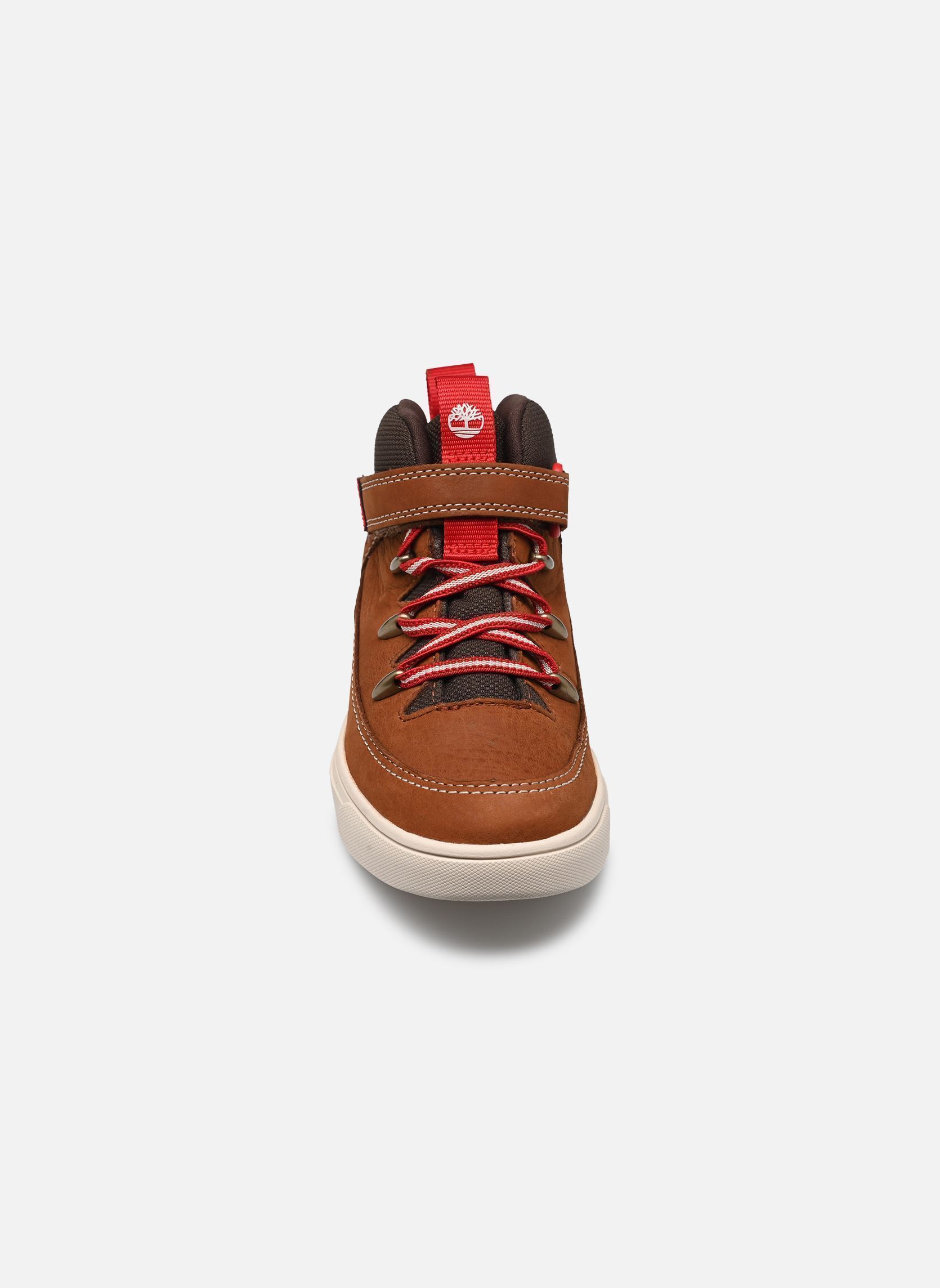 Baskets Lisbon Street mid sneaker garçon marron Timberland Baskets Lisbon Street mid sneaker garçon marron W DARK BROWN