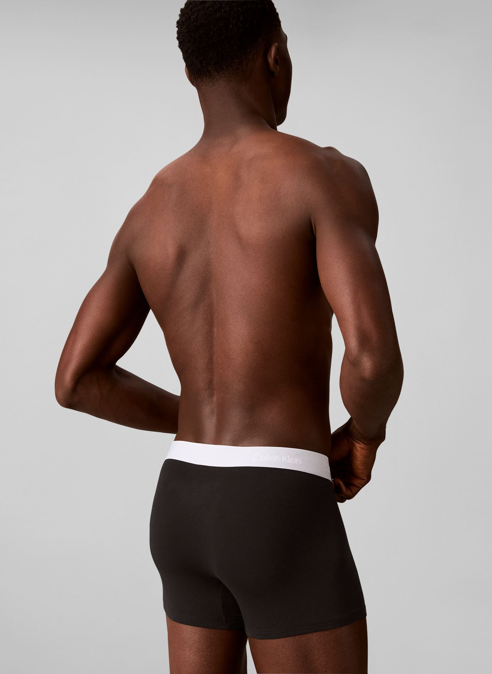 Unterwäsche Relaxed Fit Trunk 3P herren schwarz Calvin Klein Unterwäsche Relaxed Fit Trunk 3P herren schwarz BLACK BODIES W/ POSEIDON BLUE/