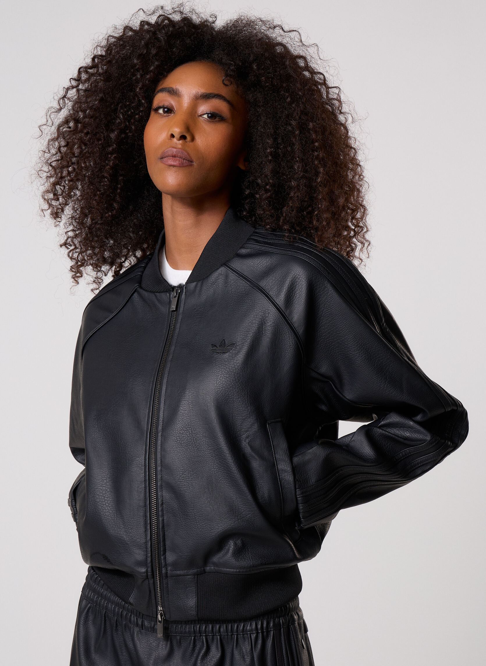 Bomberjacks SST TT dames zwart adidas originals Bomberjacks SST TT dames zwart BLACK/MAROON