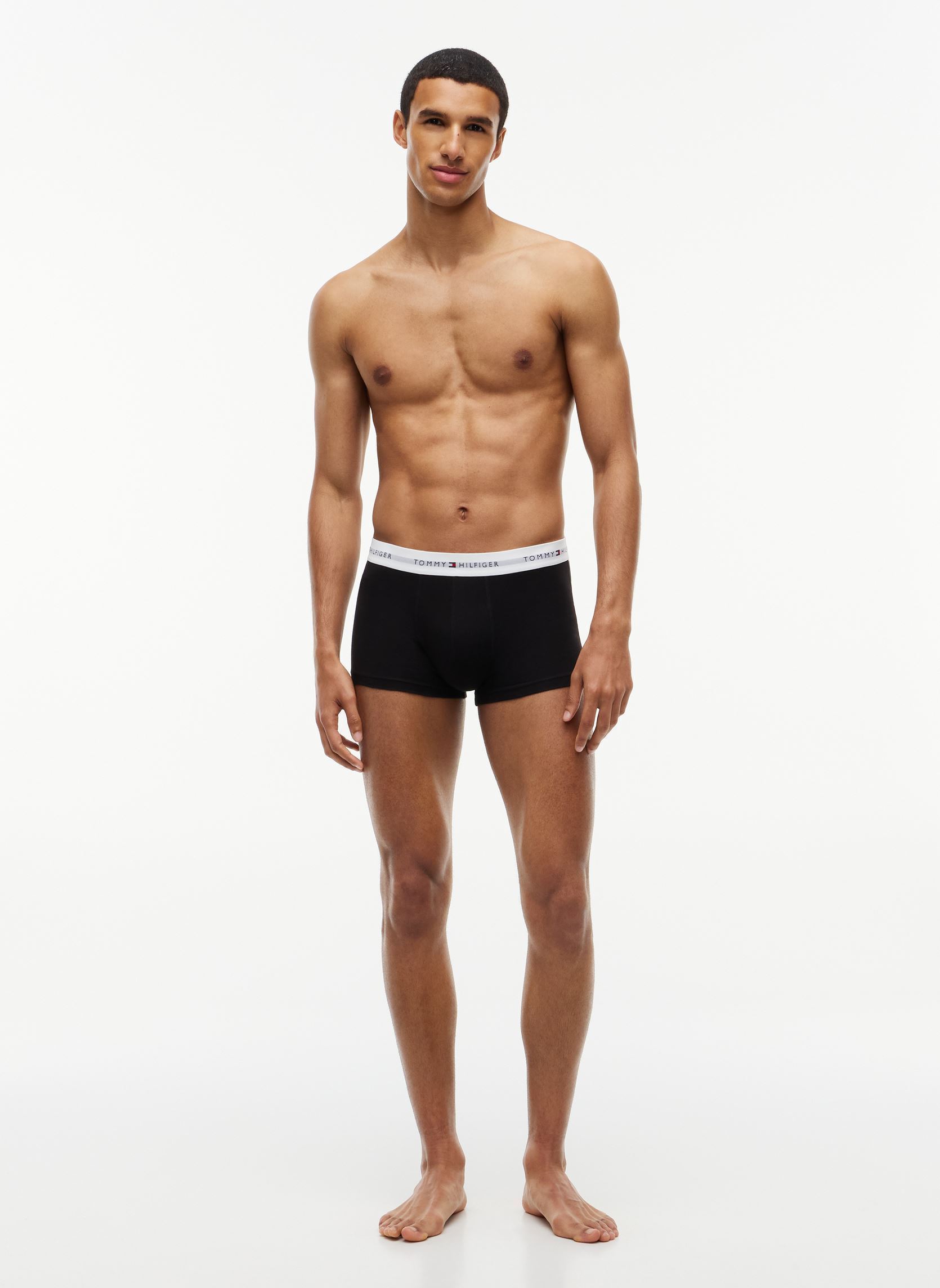 Sous-vêtements 3P Low Rise Trunk homme multicolore Tommy Hilfiger Sous-vêtements 3P Low Rise Trunk homme multicolore BLK/WHITE/LGHT GRY HTHR