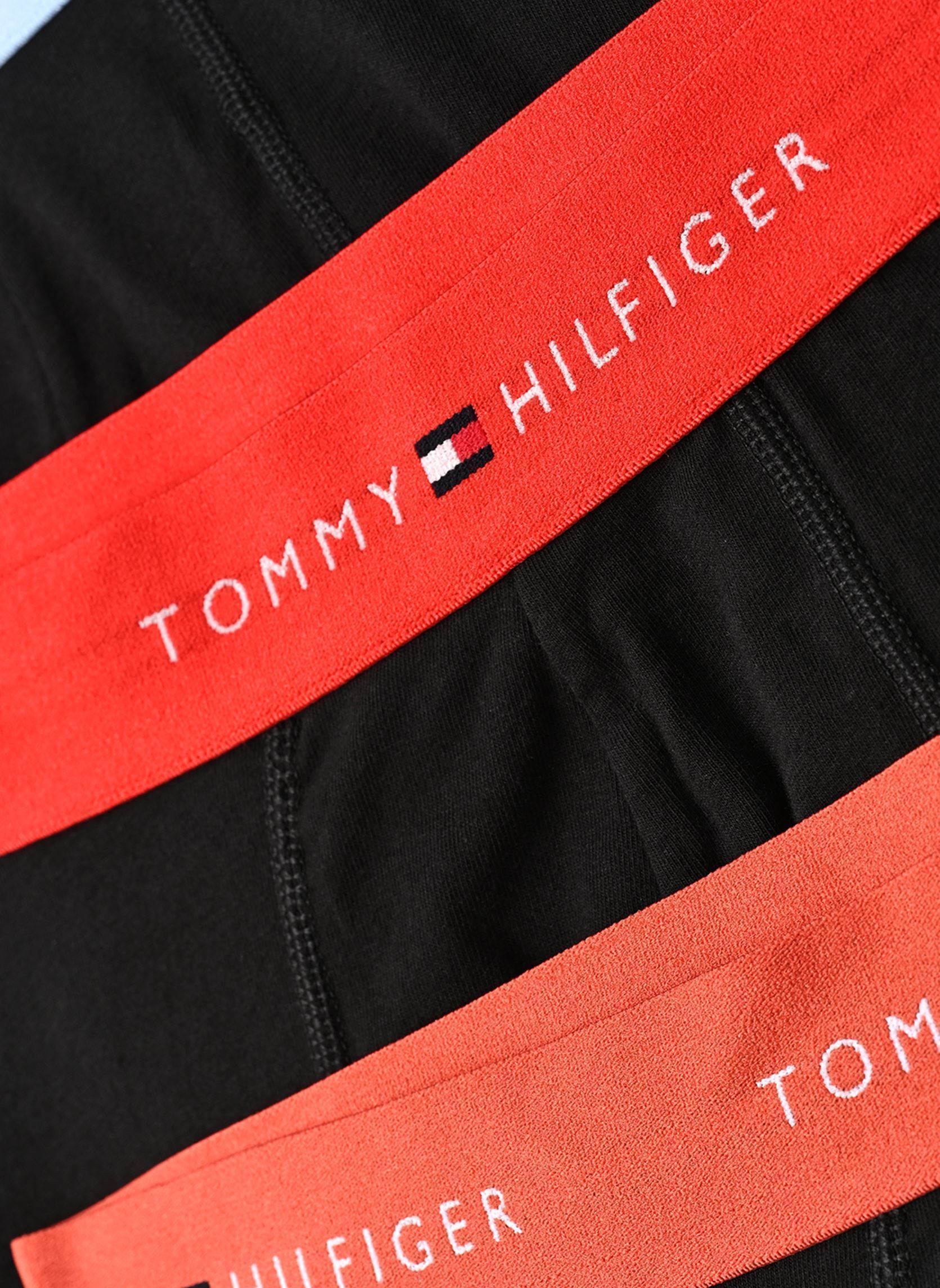 Sous-vêtements 7P Trunk Wb homme noir Tommy Hilfiger Sous-vêtements 7P Trunk Wb homme noir B//AL GR/BK/LT D/BR V/CH BL/FR