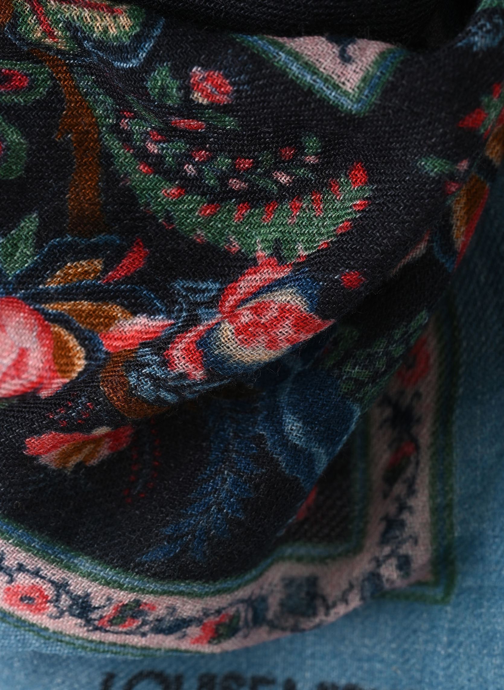 Echarpes et foulards Mekness femme multicolore Louise Misha Echarpes et foulards Mekness femme multicolore MIDNIGHT PRIMROSE PLAIN