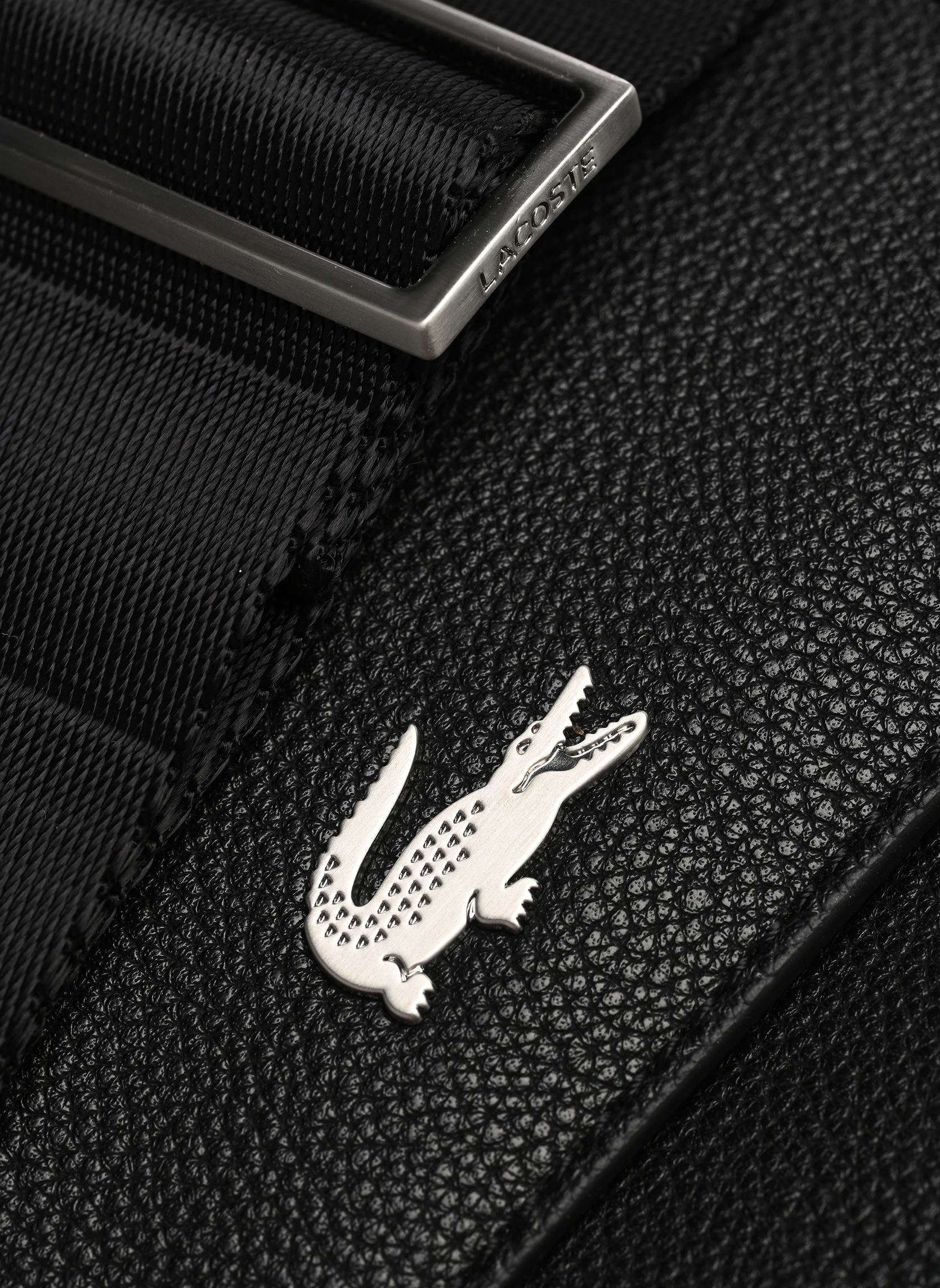 Tassen Lacoste Business Vertical Camera Bag heren zwart Lacoste Tassen Lacoste Business Vertical Camera Bag heren zwart NOIR