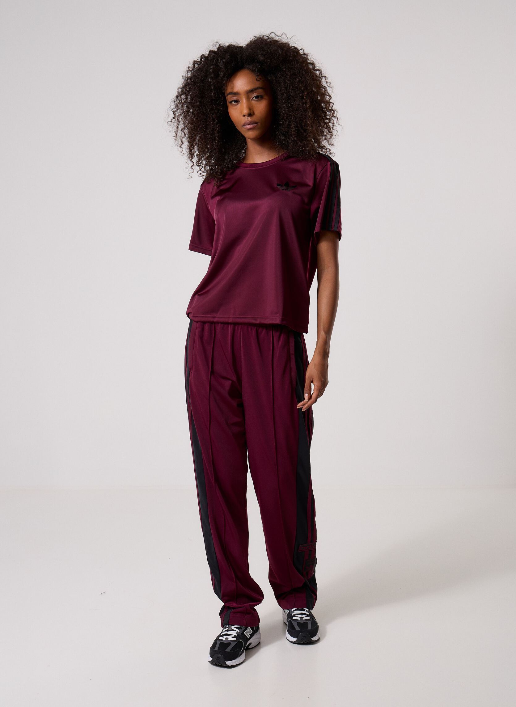 T-shirts FIREBIRD TEE dames bruin adidas originals T-shirts FIREBIRD TEE dames bruin MAROON