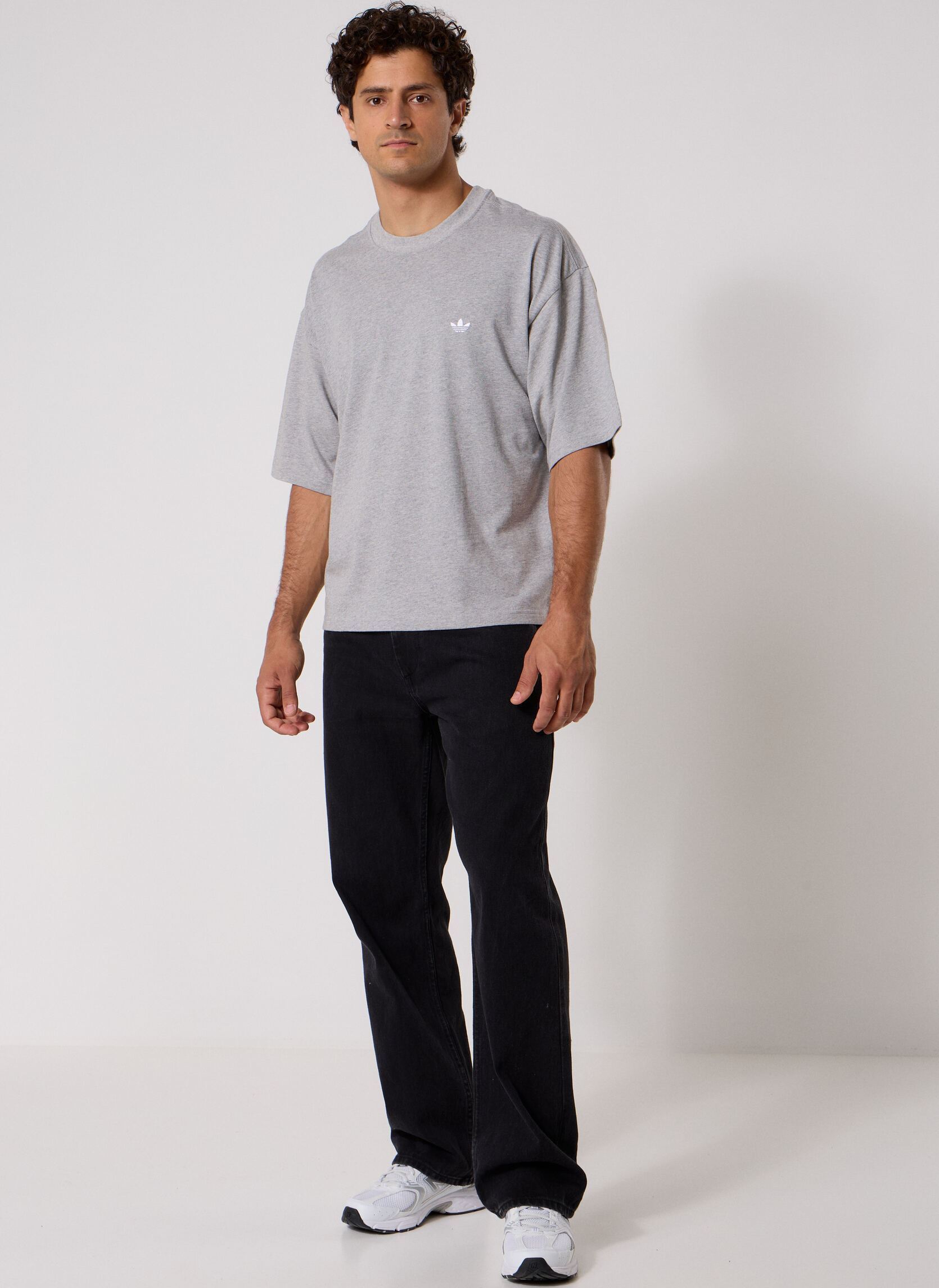 Tee-shirts ESS OS TEE homme gris adidas originals Tee-shirts ESS OS TEE homme gris medium grey heather
