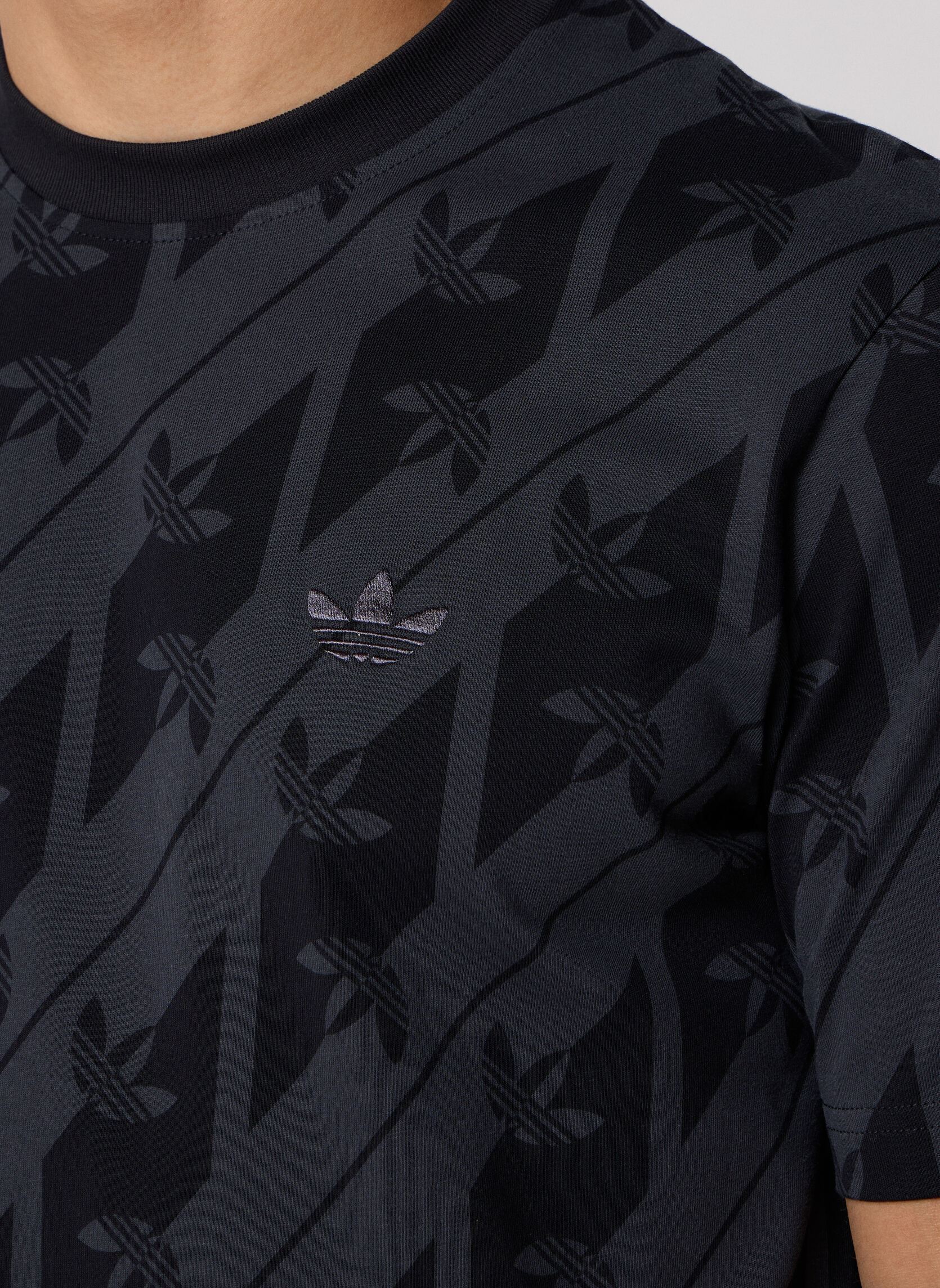 T-shirts MONOGRAM AOP TE heren zwart adidas originals T-shirts MONOGRAM AOP TE heren zwart black