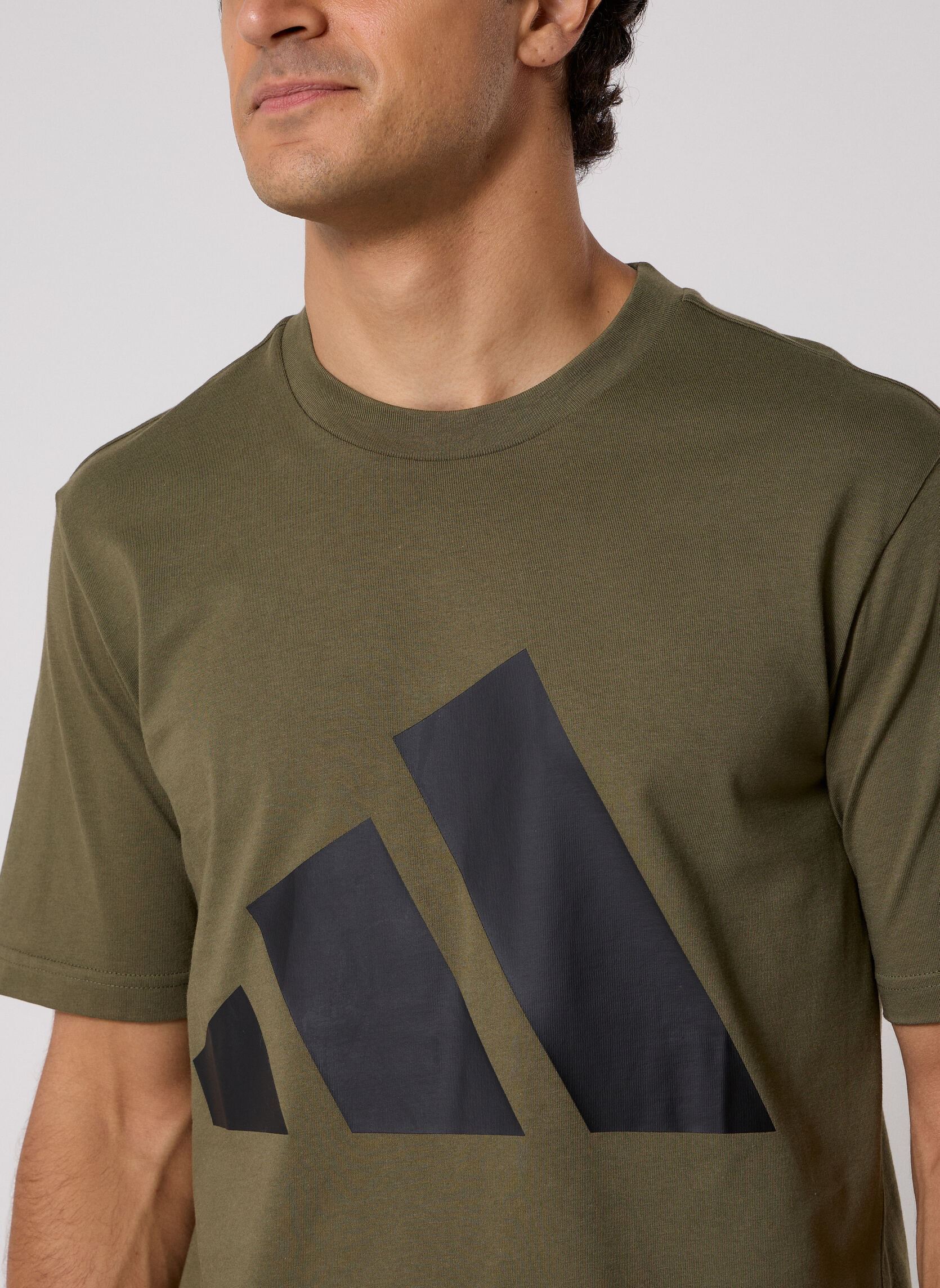 Tee-shirts M BIG LOGO SJ TEE homme kaki adidas sportswear Tee-shirts M BIG LOGO SJ TEE homme kaki olive strata