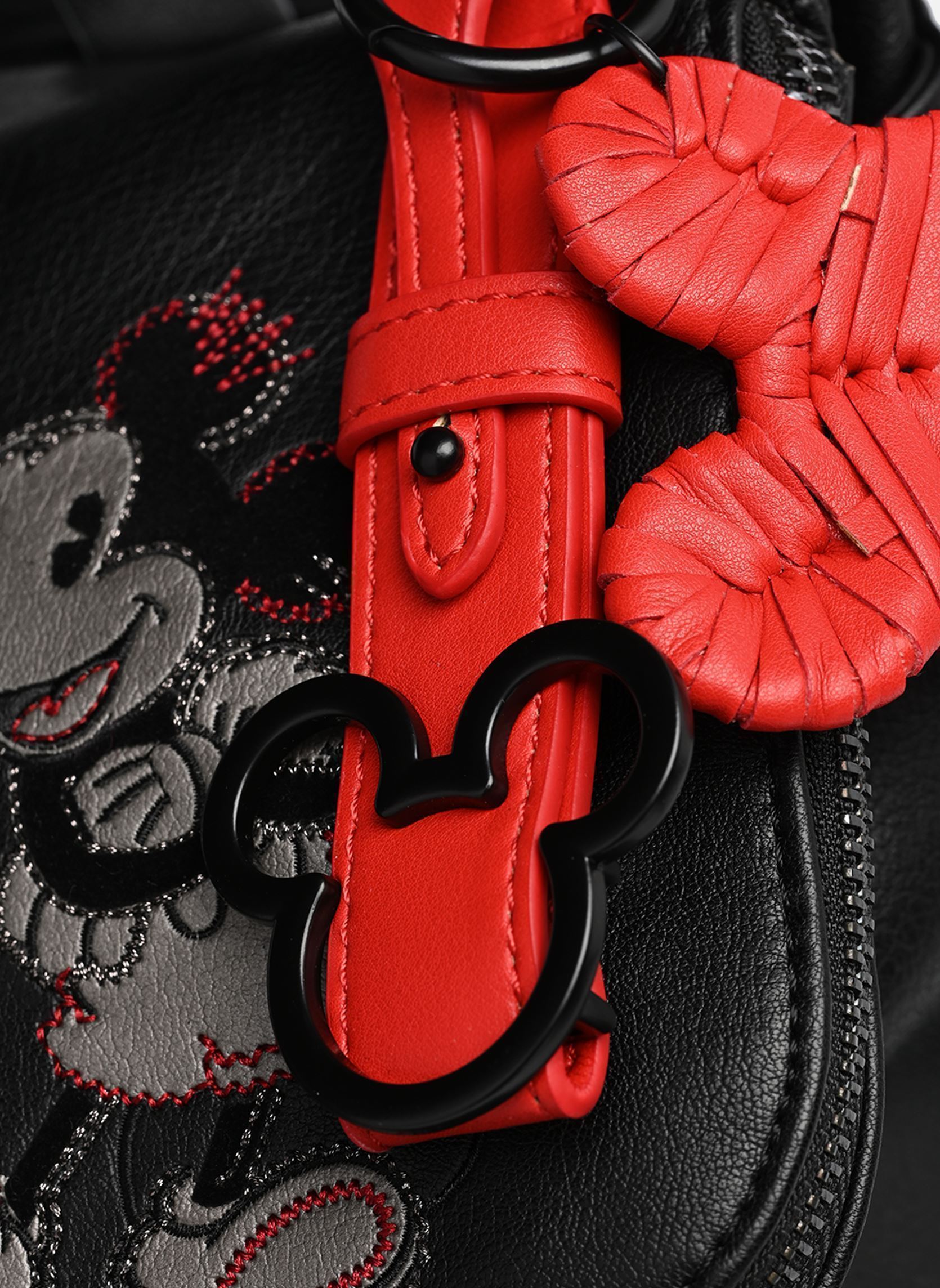 Sacs à dos Sac à dos MICKEY FACE HAMPTON femme noir Desigual Sacs à dos Sac à dos MICKEY FACE HAMPTON femme noir BLACK
