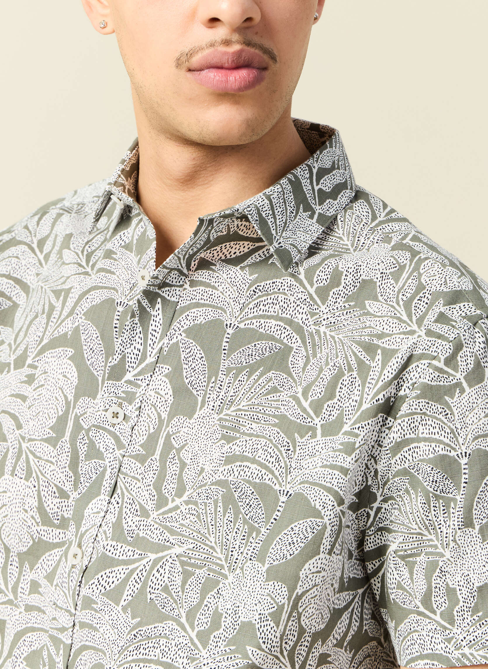 Chemises MEASLUBAOPH homme vert Bonobo Chemises MEASLUBAOPH homme vert Kaki