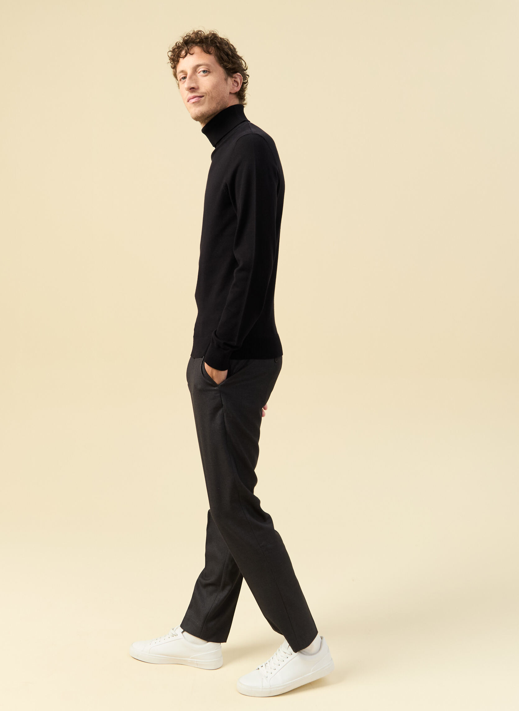 Pulls ESROUROUL3H homme noir Bonobo Pulls ESROUROUL3H homme noir Noir