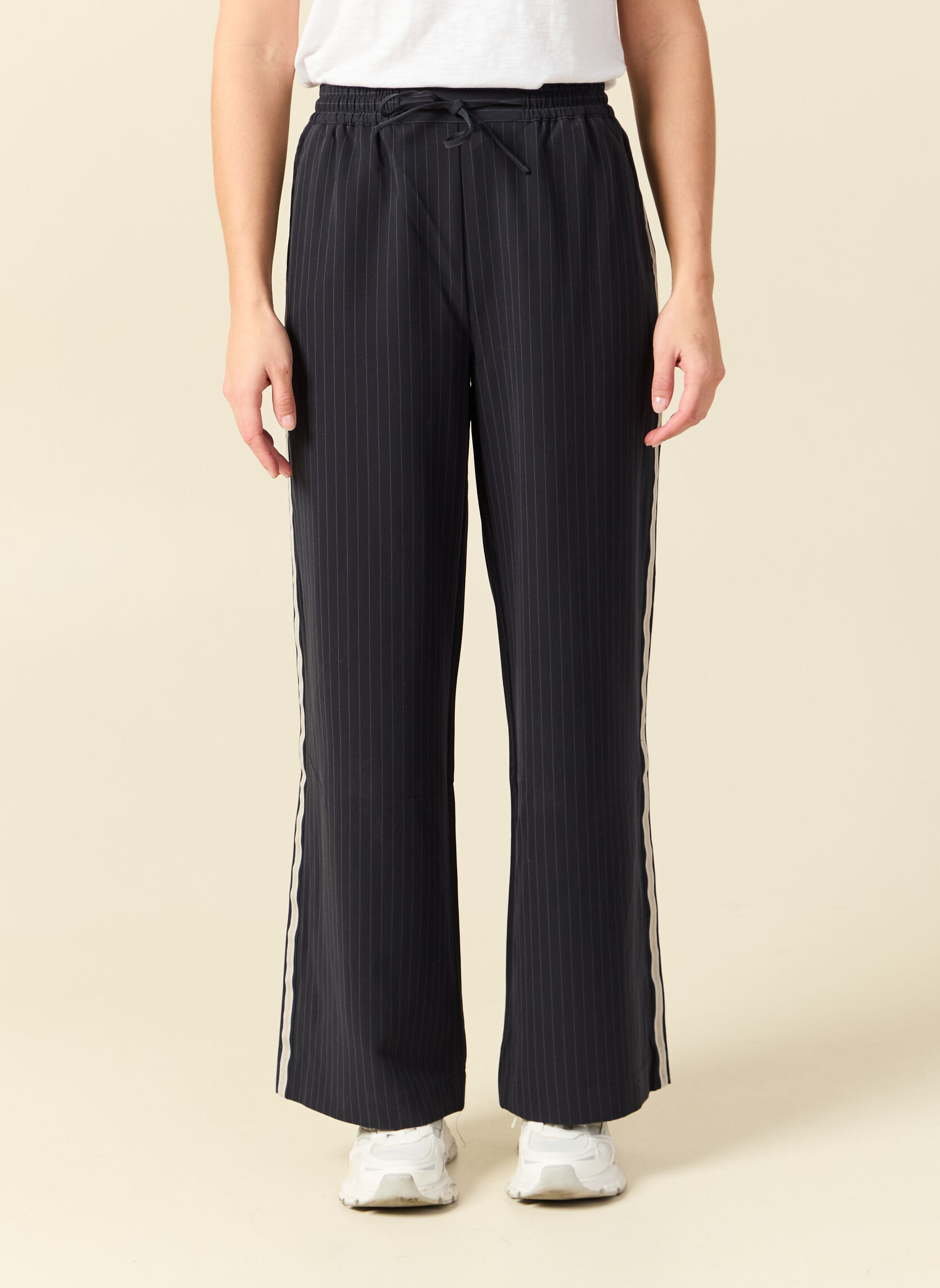 Pantalons droit LARGJOG2F femme bleu Bonobo Pantalons droit LARGJOG2F femme bleu Bleu marine