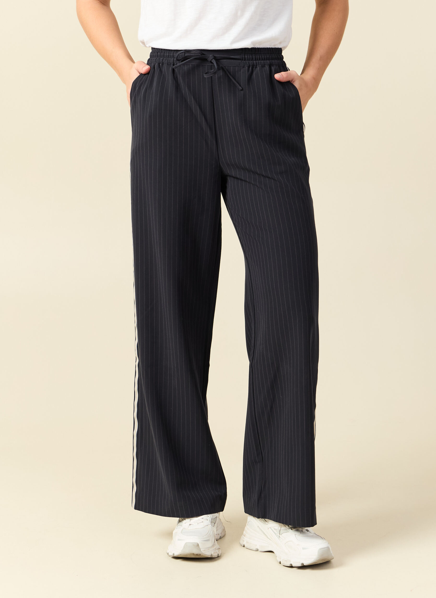 Pantalons droit LARGJOG2F femme bleu Bonobo Pantalons droit LARGJOG2F femme bleu Bleu marine