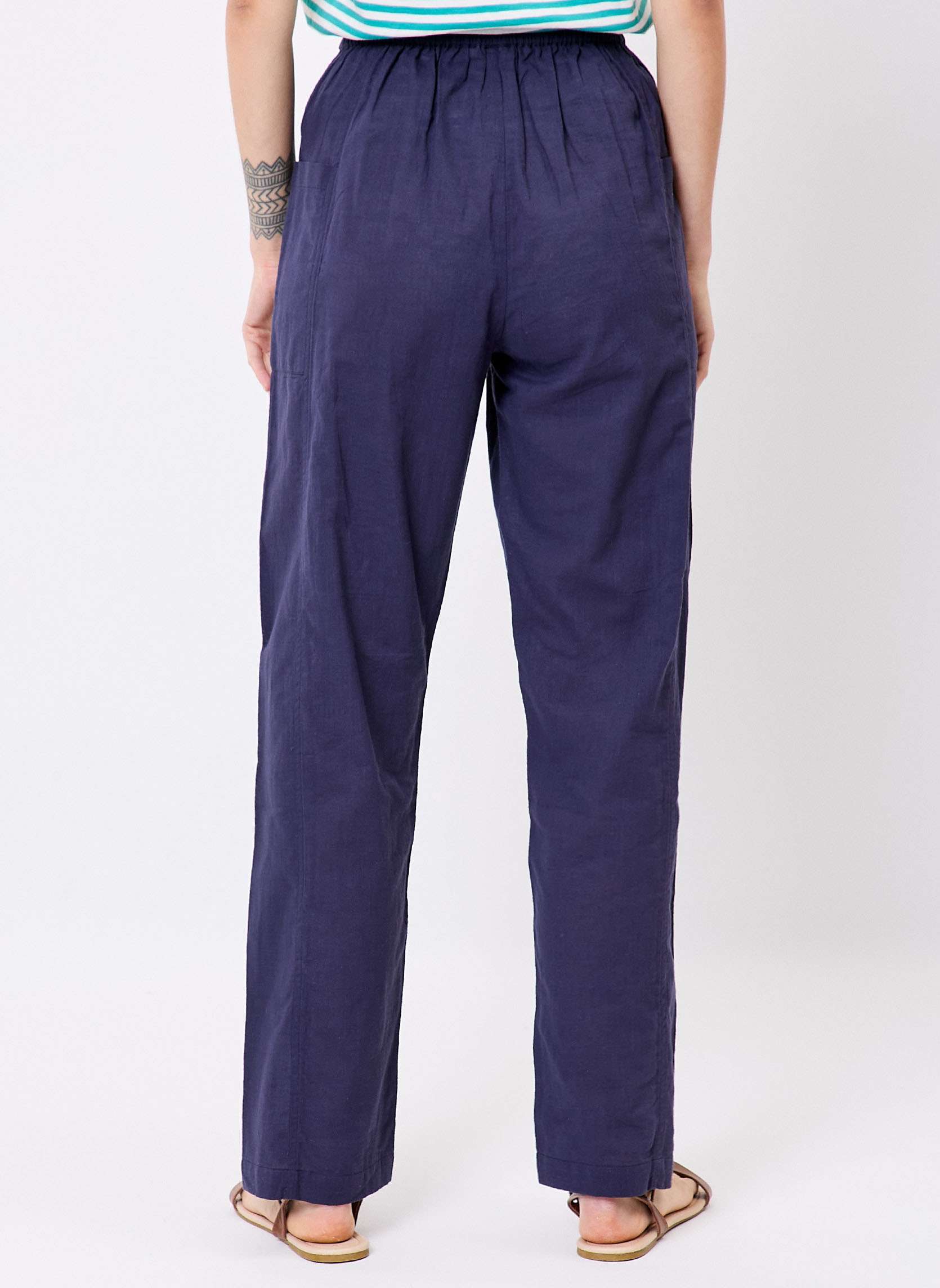 Pantalons droit Pantalon coton bio droit avec poches DANI femme bleu La Fiancée Pantalons droit Pantalon coton bio droit avec poches DANI femme bleu Bleu foncé
