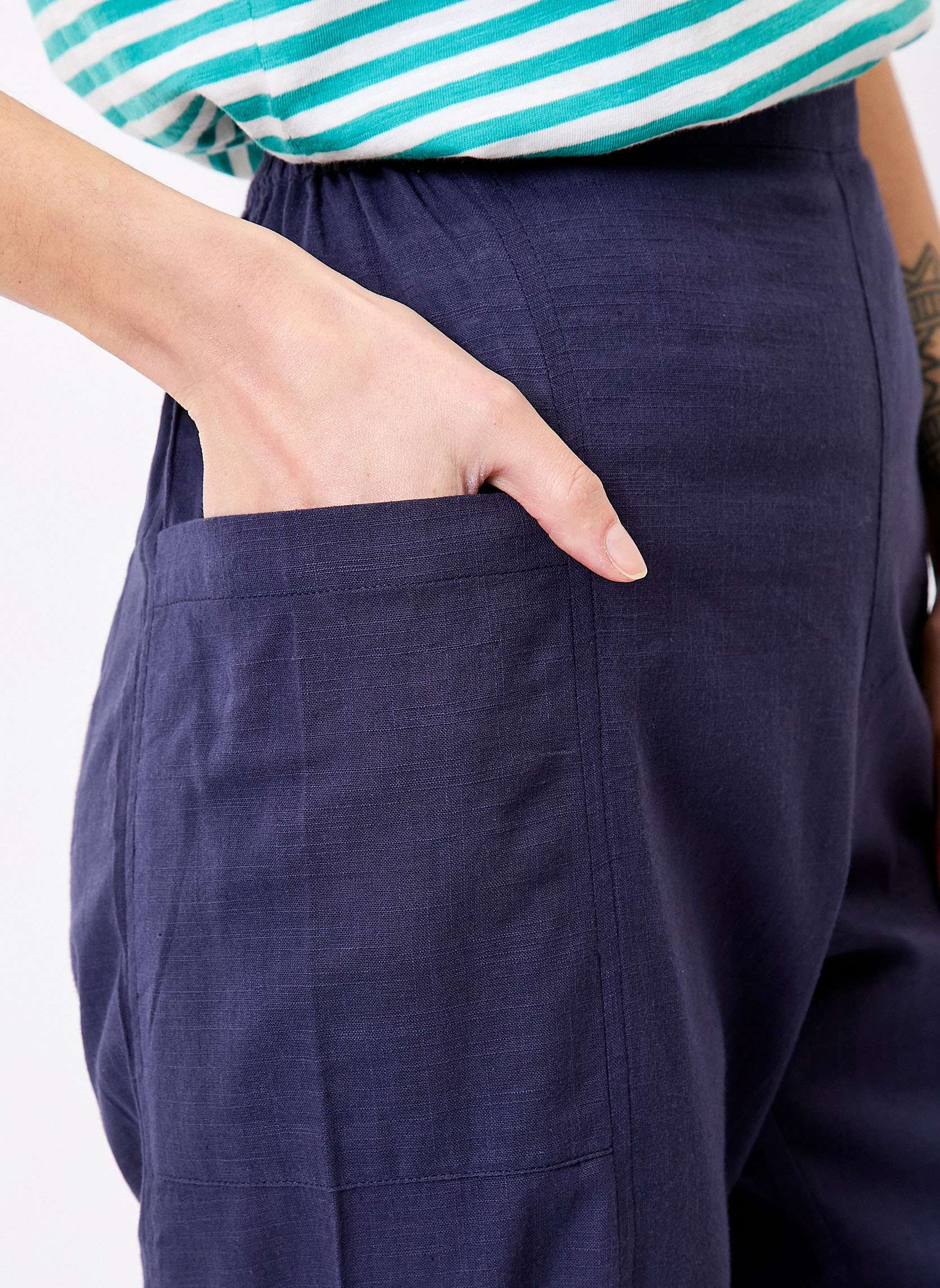 Pantalons droit Pantalon coton bio droit avec poches DANI femme bleu La Fiancée Pantalons droit Pantalon coton bio droit avec poches DANI femme bleu Bleu foncé