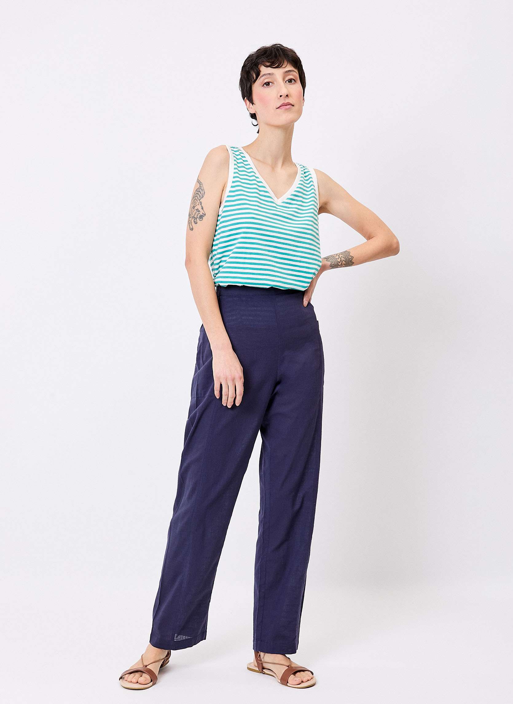 Pantalons droit Pantalon coton bio droit avec poches DANI femme bleu La Fiancée Pantalons droit Pantalon coton bio droit avec poches DANI femme bleu Bleu foncé