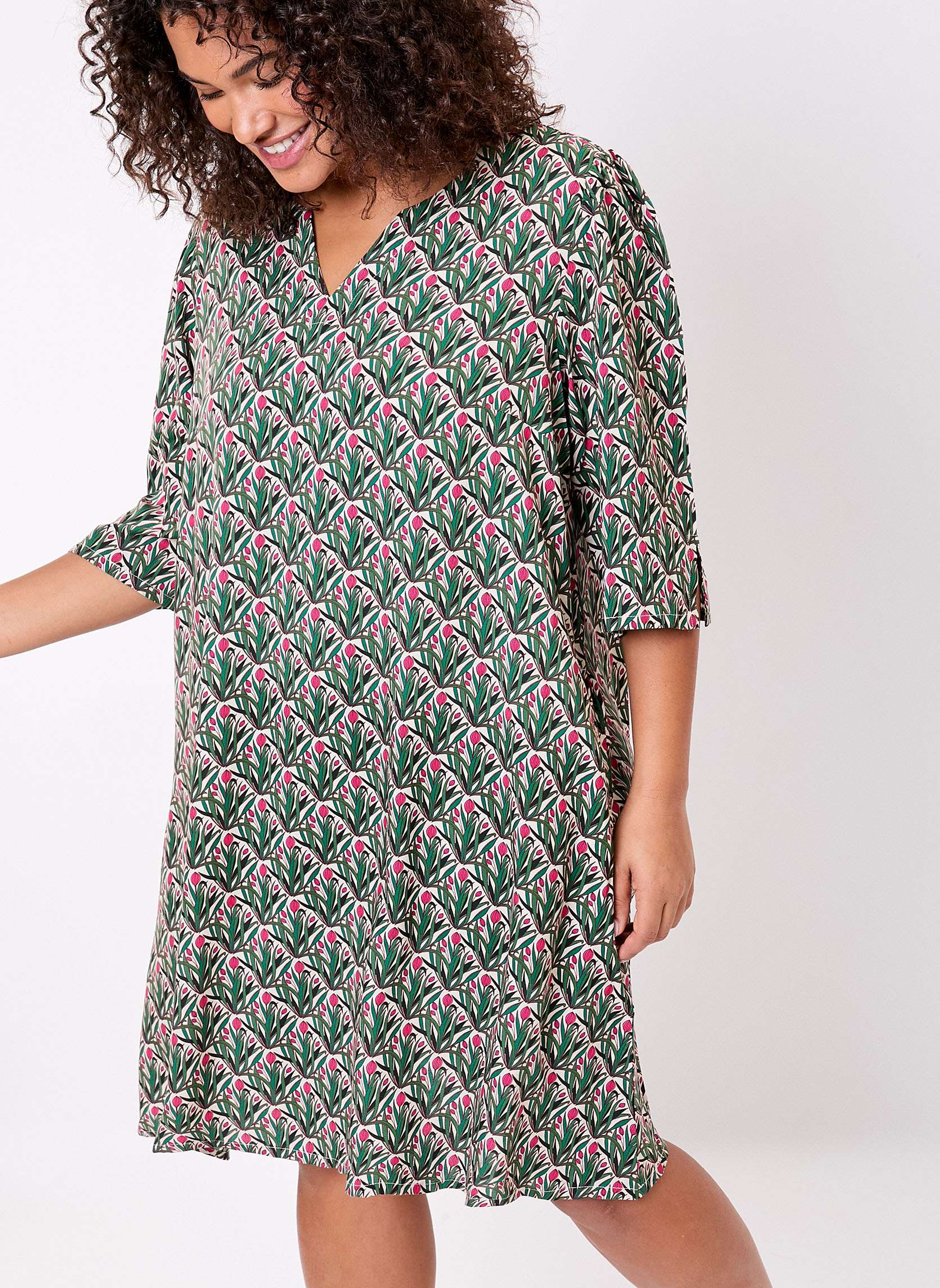 Robes Robe midi imprimée fluide YARA femme vert La Fiancée Robes Robe midi imprimée fluide YARA femme vert Vert foncé