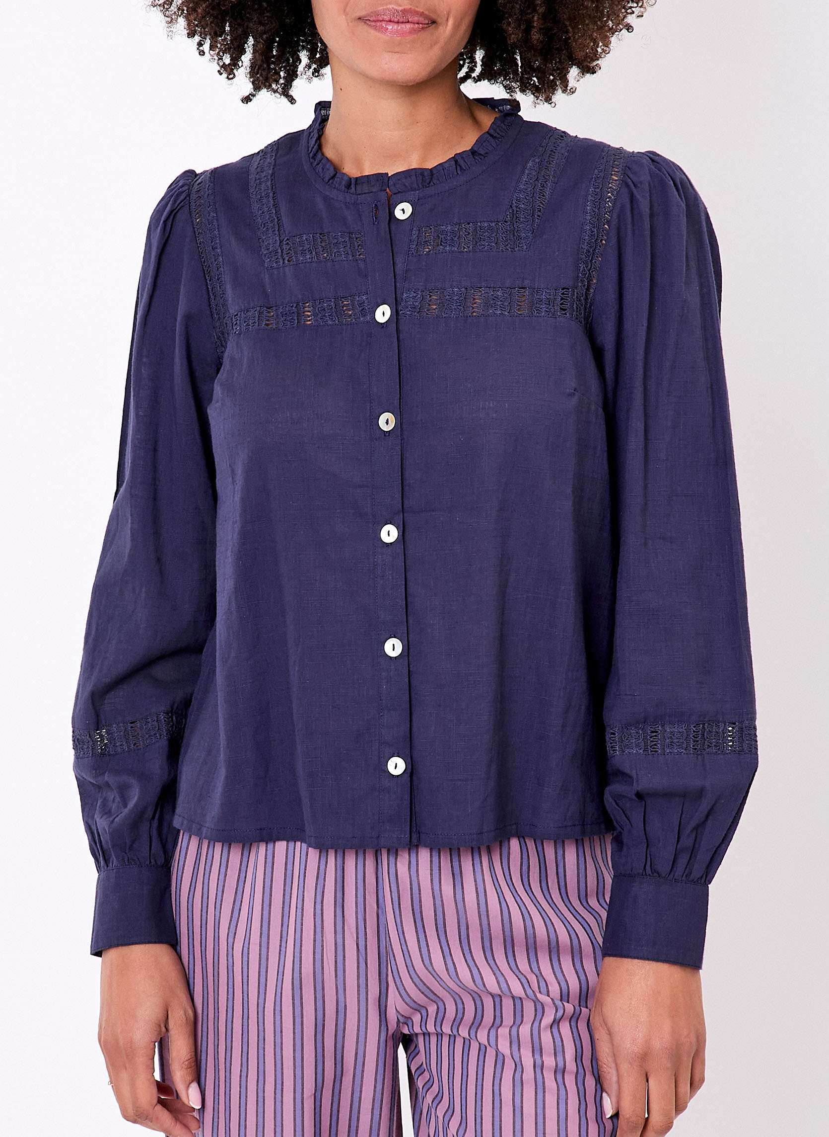 Chemises Chemise unie macramé coton bio ADIL femme bleu La Fiancée Chemises Chemise unie macramé coton bio ADIL femme bleu Bleu marine