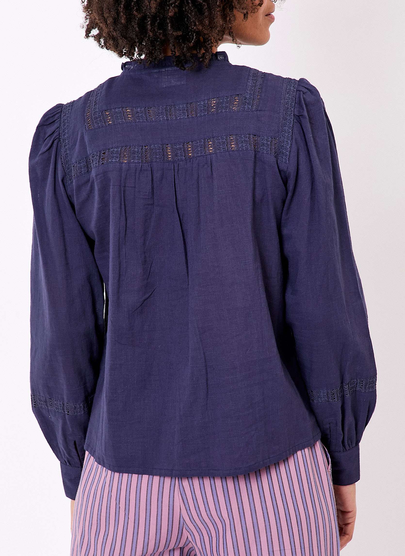 Chemises Chemise unie macramé coton bio ADIL femme bleu La Fiancée Chemises Chemise unie macramé coton bio ADIL femme bleu Bleu marine