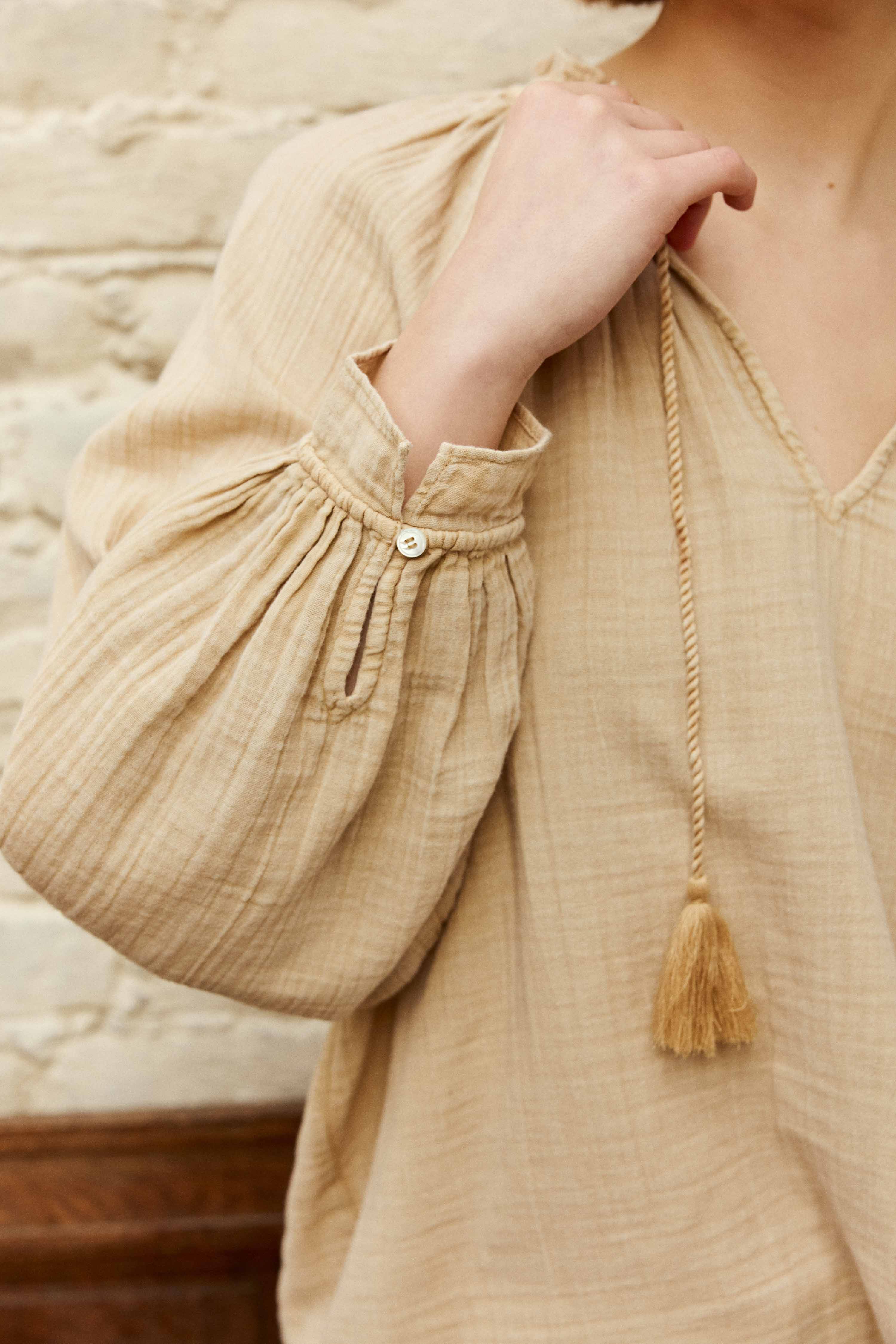Blouses Blouse - BRISKA - 21-ciel femme beige La Petite Etoile Blouses Blouse - BRISKA - 21-ciel femme beige Beige