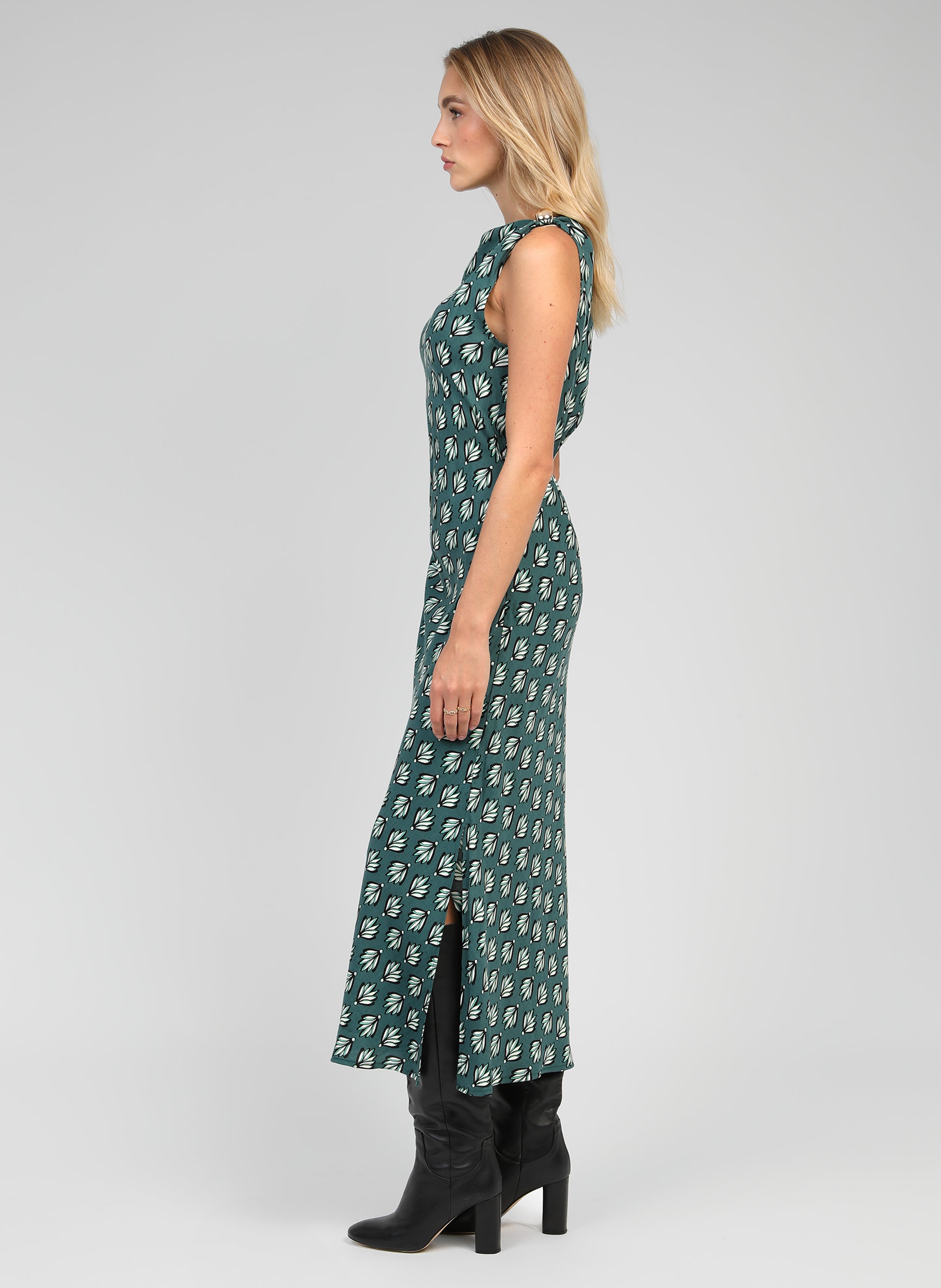Robes ROBE MIDI MIRKALA zack vert femme vert An'ge Robes ROBE MIDI MIRKALA zack vert femme vert Vert