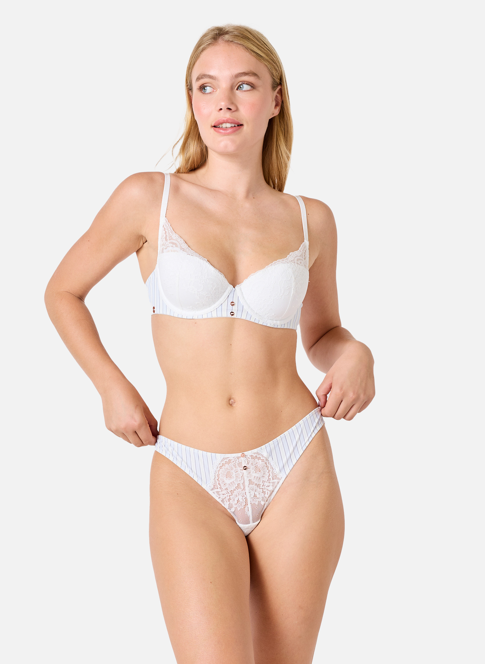 Brassières Soutien-gorge coques moulées ivoire Guinguette femme blanc Brigitte Bardot Brassières Soutien-gorge coques moulées ivoire Guinguette femme blanc Blanc