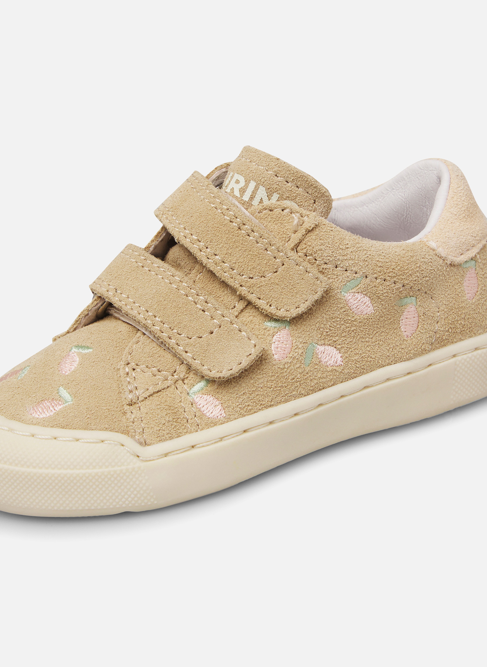 Baskets basses Sneakers EINDHOVEN 2 EMBR.VL. Sable- garçon beige Naturino Baskets basses Sneakers EINDHOVEN 2 EMBR.VL. Sable- garçon beige Beige