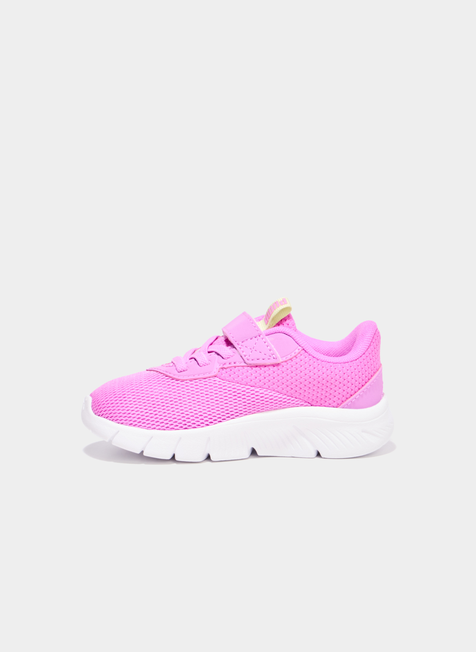 Baskets basses FLEXFOCUS_S_MF_RUN_252 fille rose Puma Baskets basses FLEXFOCUS_S_MF_RUN_252 fille rose Rose foncé
