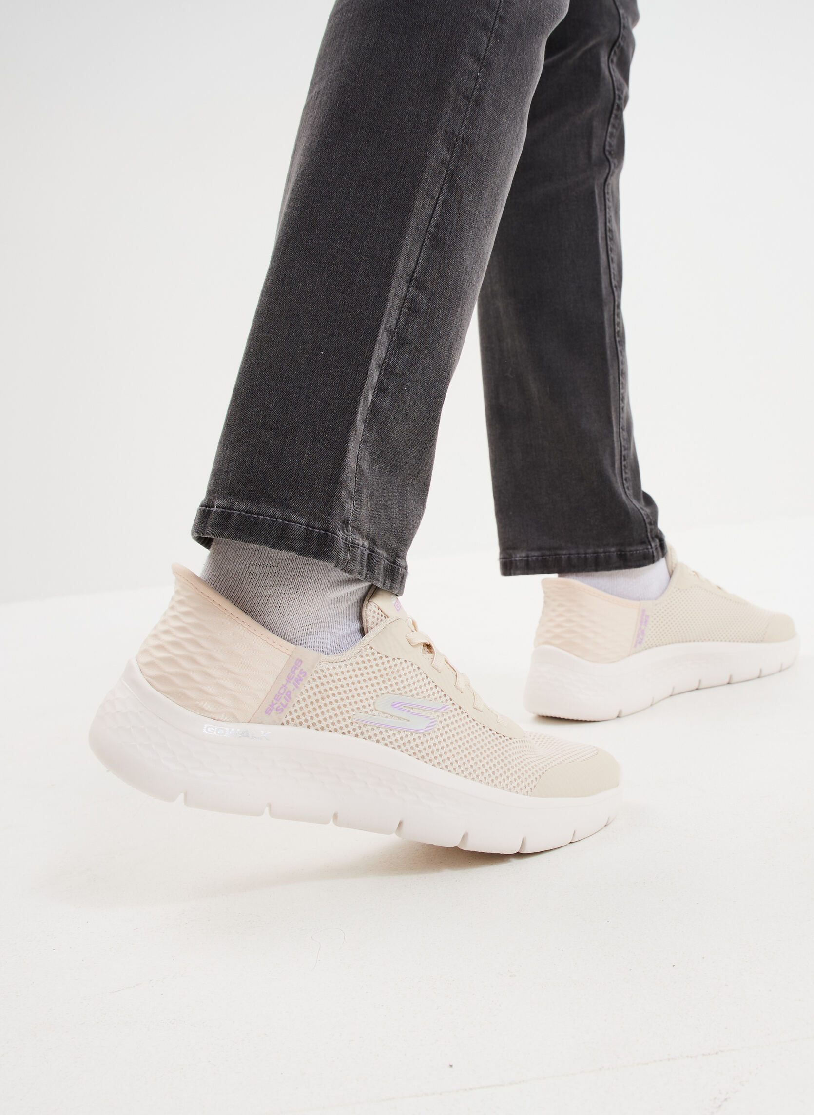 Baskets basses GOWALKFLEX_S_F_RUN_252 femme beige Skechers Baskets basses GOWALKFLEX_S_F_RUN_252 femme beige Beige