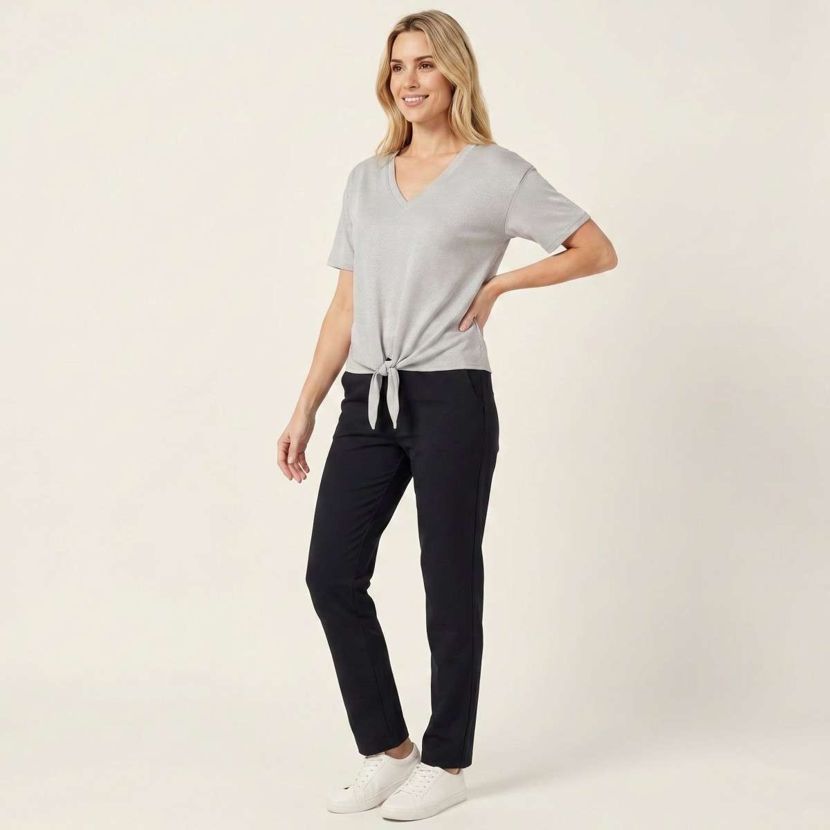 Tee-shirts T-shirt col v droit - 15369755 femme gris ONLY Tee-shirts T-shirt col v droit - 15369755 femme gris Gris