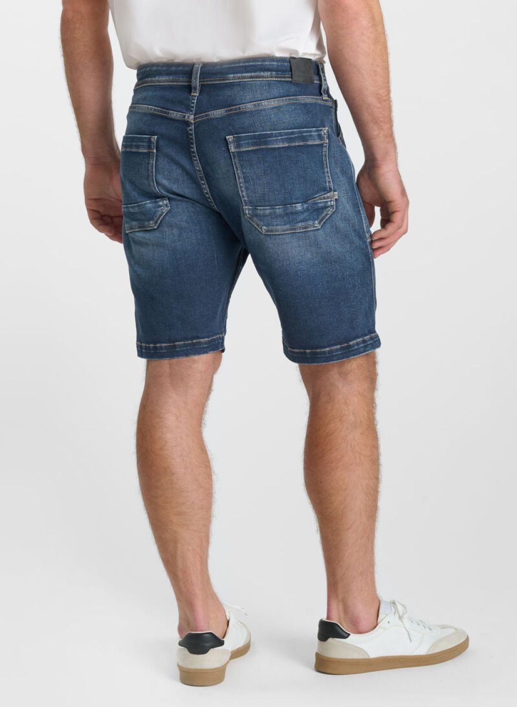 Bermudas Bermuda short en jeans ALVAR Blue homme bleu Le temps des cerises Bermudas Bermuda short en jeans ALVAR Blue homme bleu Bleu