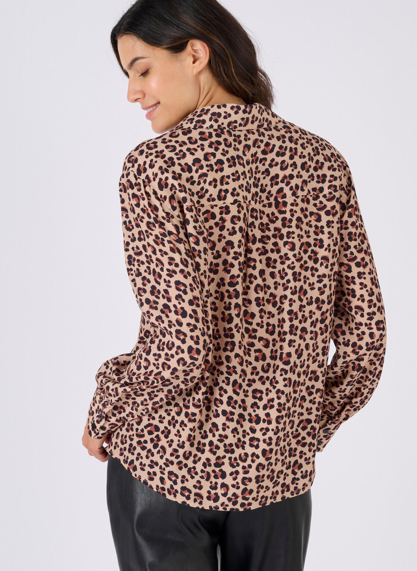 Chemises 82888 femme marron Damart Chemises 82888 femme marron Marron