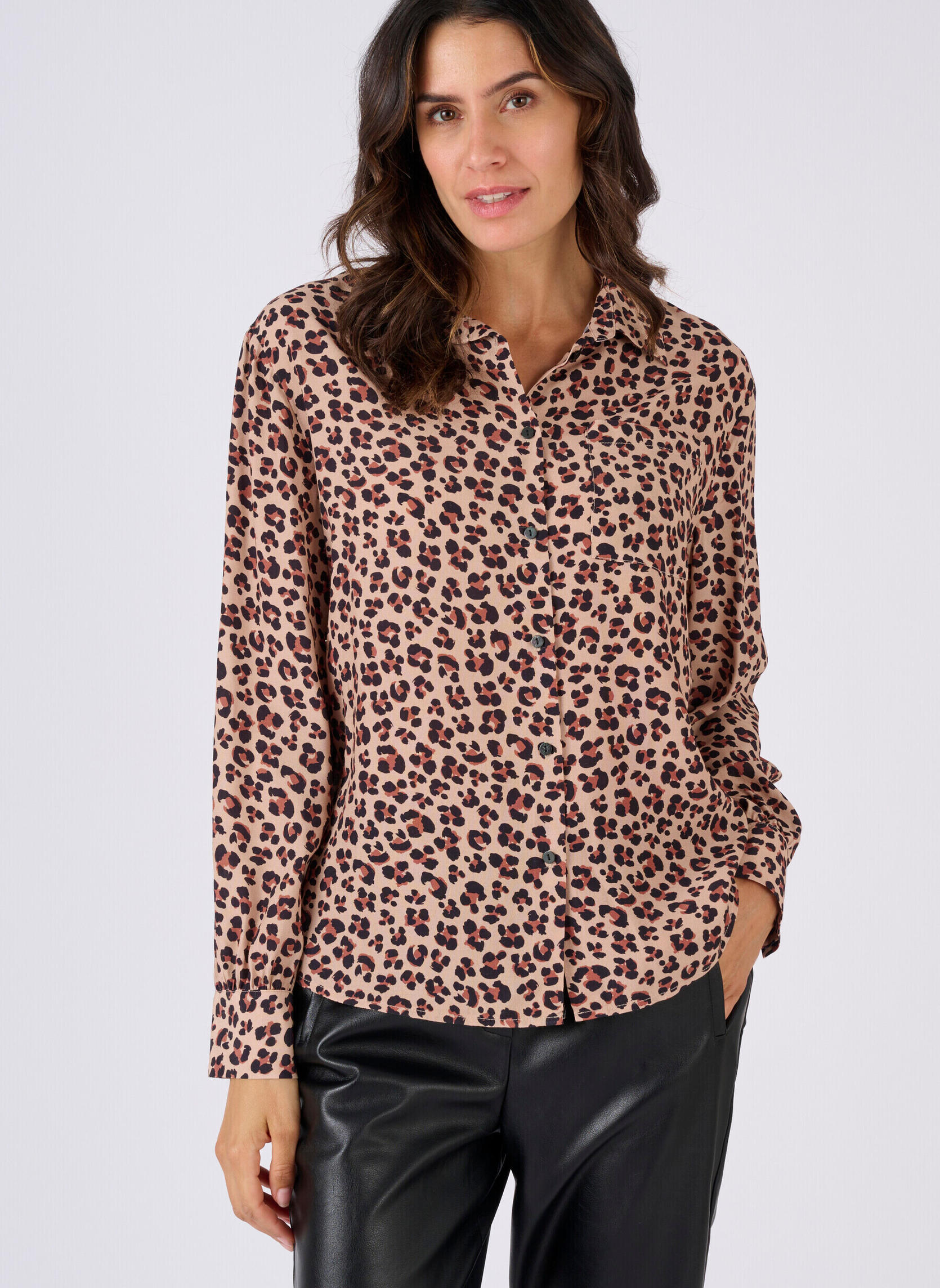 Chemises 82888 femme marron Damart Chemises 82888 femme marron Marron