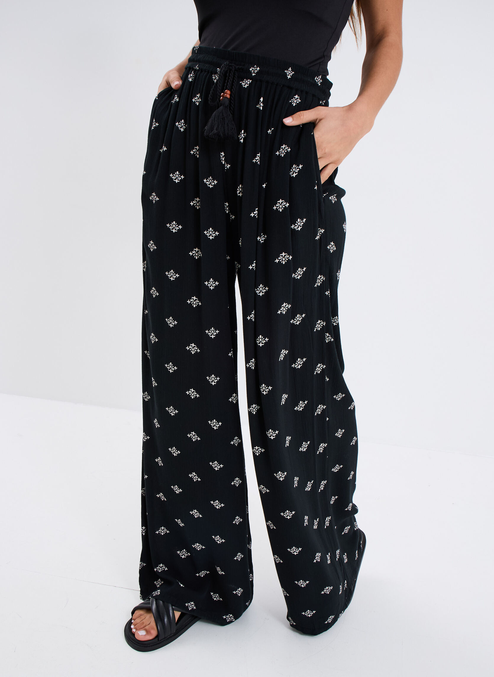 Pantalons droit Pantalon - MIS3_PCREPONAOP femme noir LIBERTO Pantalons droit Pantalon - MIS3_PCREPONAOP femme noir Noir