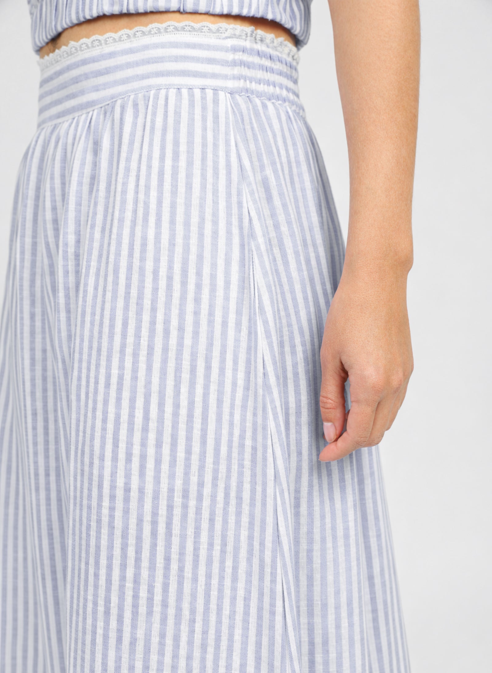 Jupes mi-longues JUPE MIDI RALYTA bleu femme bleu An'ge Jupes mi-longues JUPE MIDI RALYTA bleu femme bleu Bleu