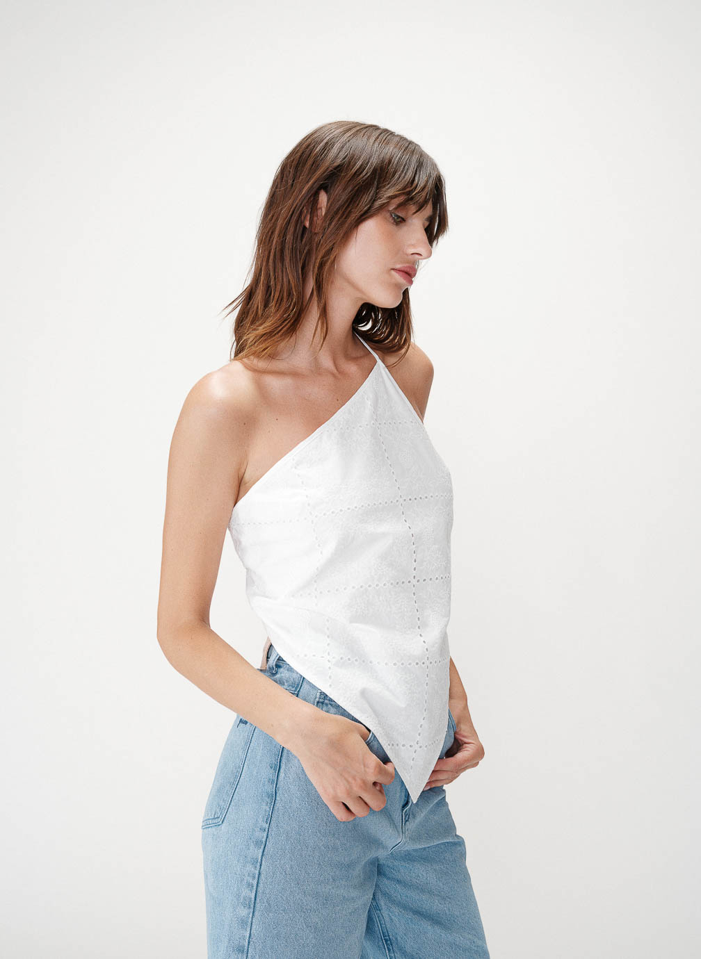 Tops Top en coton brodé asymétrique dos nu white Waiting femme blanc Grace & Mila Tops Top en coton brodé asymétrique dos nu white Waiting femme blanc Blanc