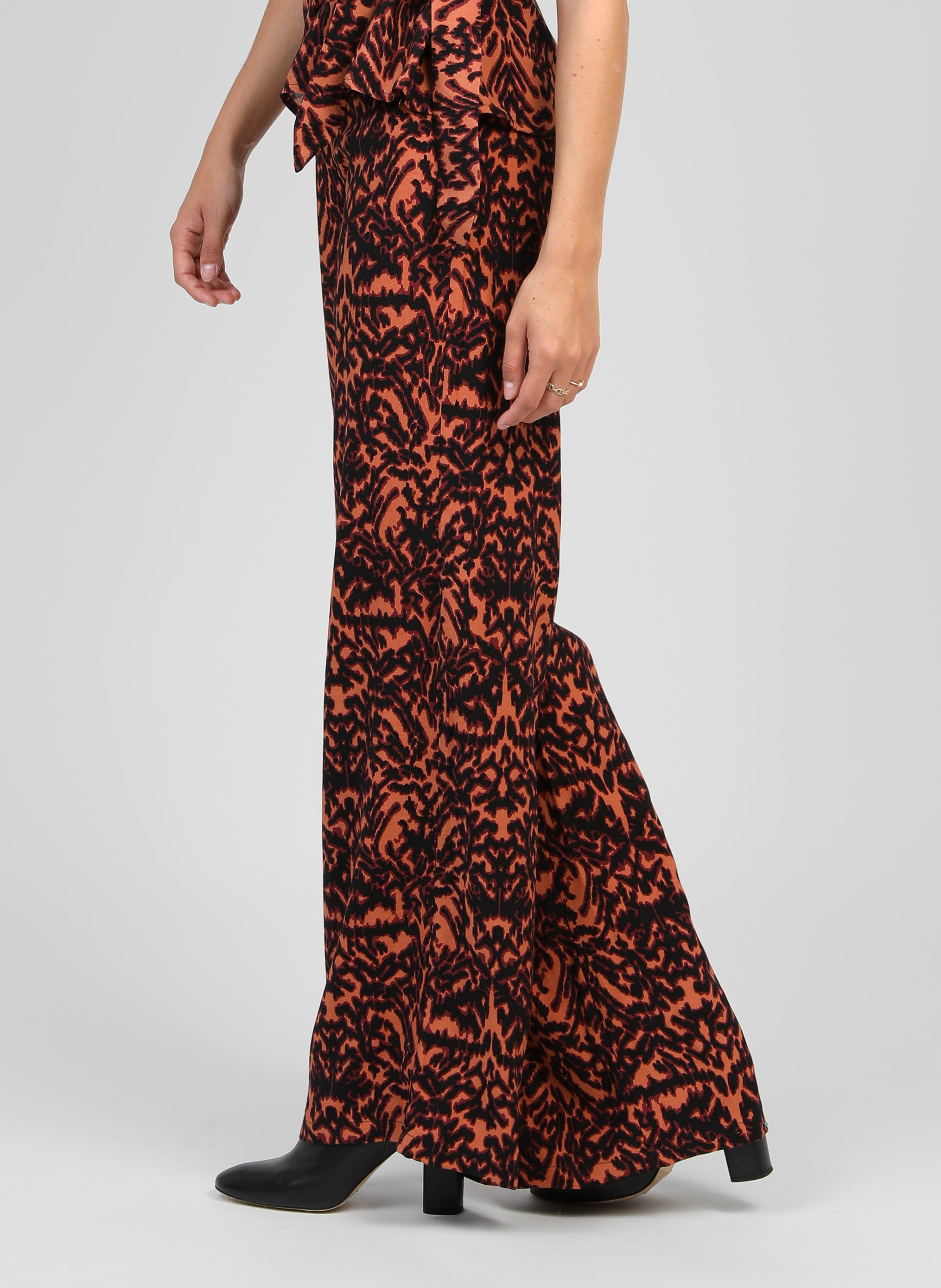Pantalons droit PANTALON PHLORA graphie bordeaux femme orange An'ge Pantalons droit PANTALON PHLORA graphie bordeaux femme orange Orange