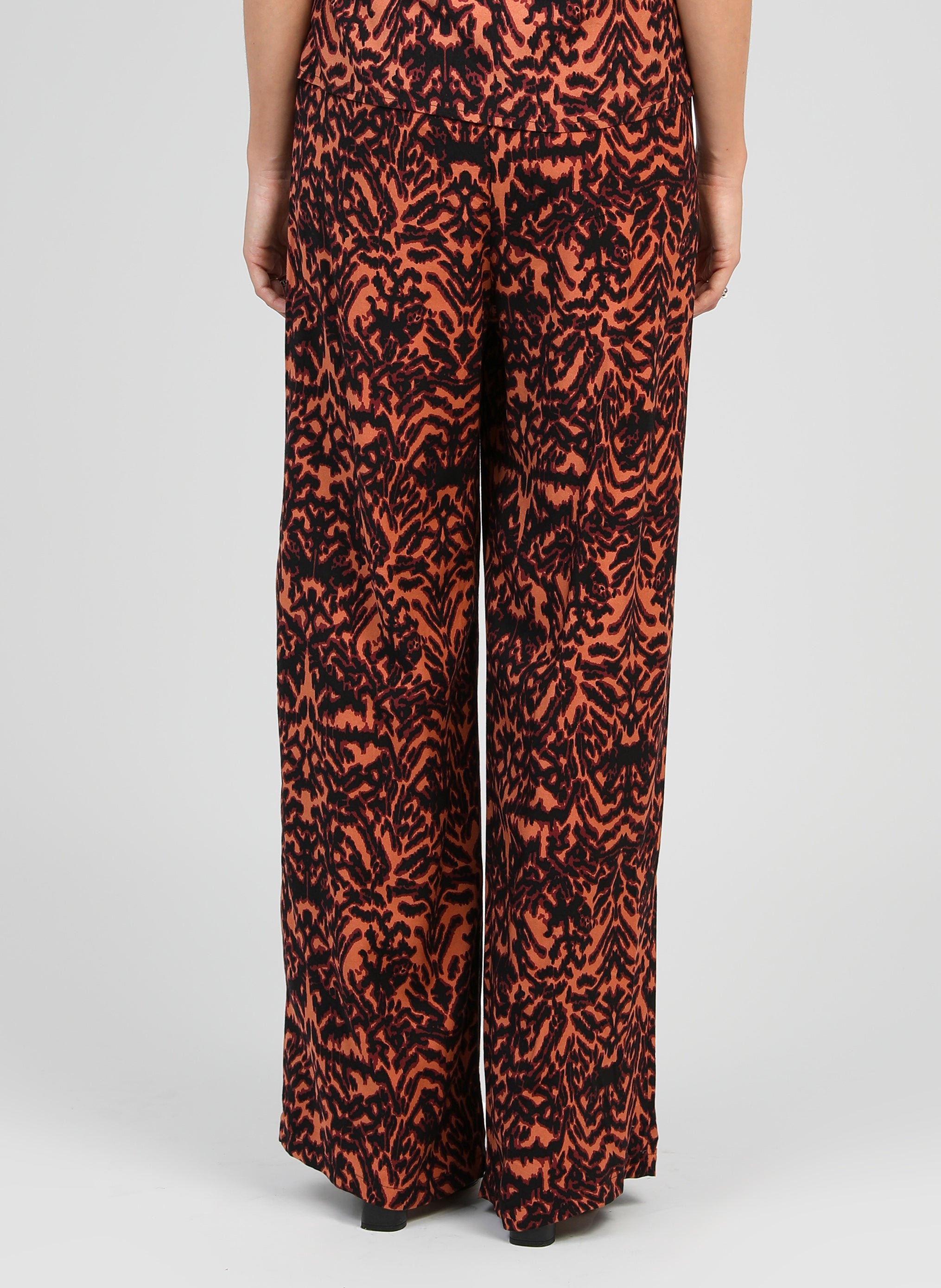 Pantalons droit PANTALON PHLORA graphie bordeaux femme orange An'ge Pantalons droit PANTALON PHLORA graphie bordeaux femme orange Orange