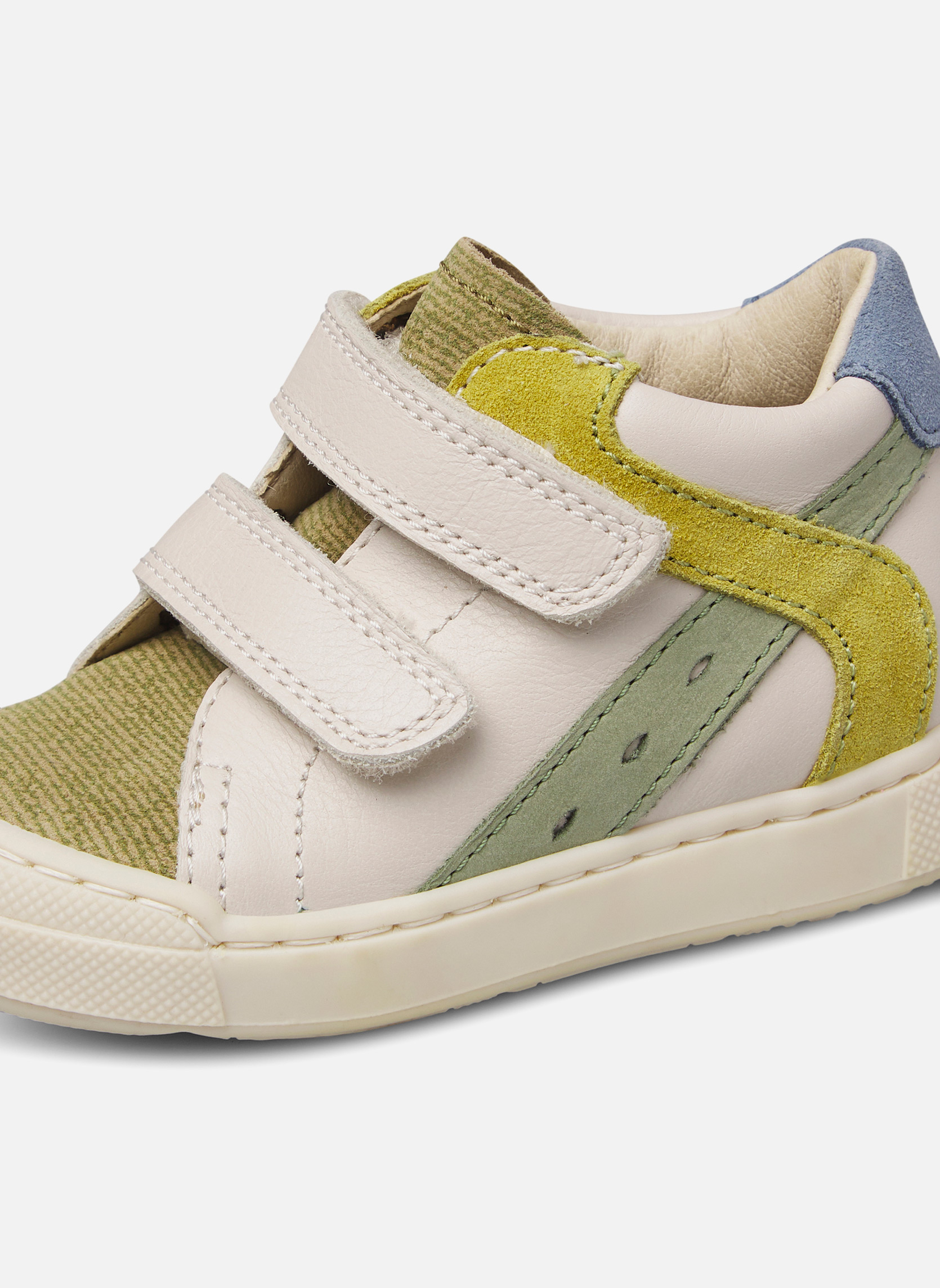 Baskets basses Sneakers AVENISS 2 VL Blanc-Gris- garçon gris Falcotto Baskets basses Sneakers AVENISS 2 VL Blanc-Gris- garçon gris Gris pailleté