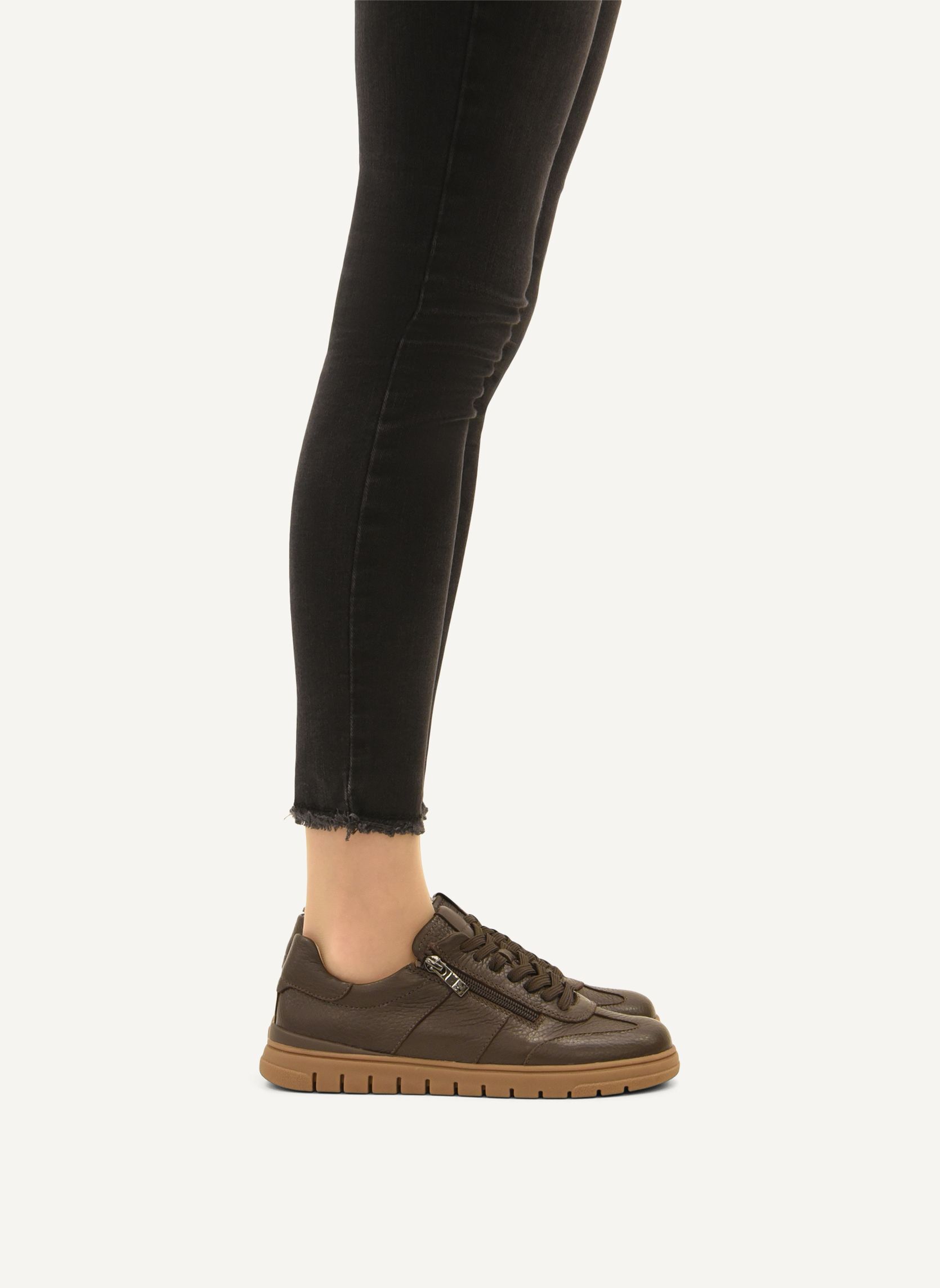 Baskets basses 9-23715-47 femme marron Caprice Baskets basses 9-23715-47 femme marron Marron