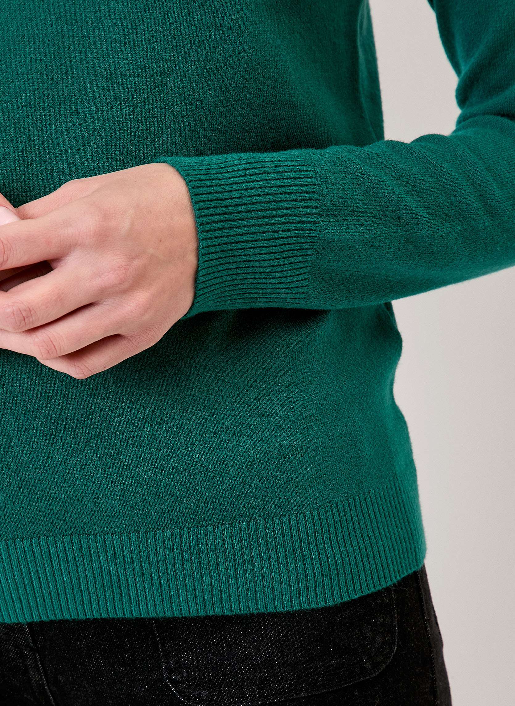 Pulls Pull maille col V HAYA femme vert La Fiancée Pulls Pull maille col V HAYA femme vert Vert emeraude