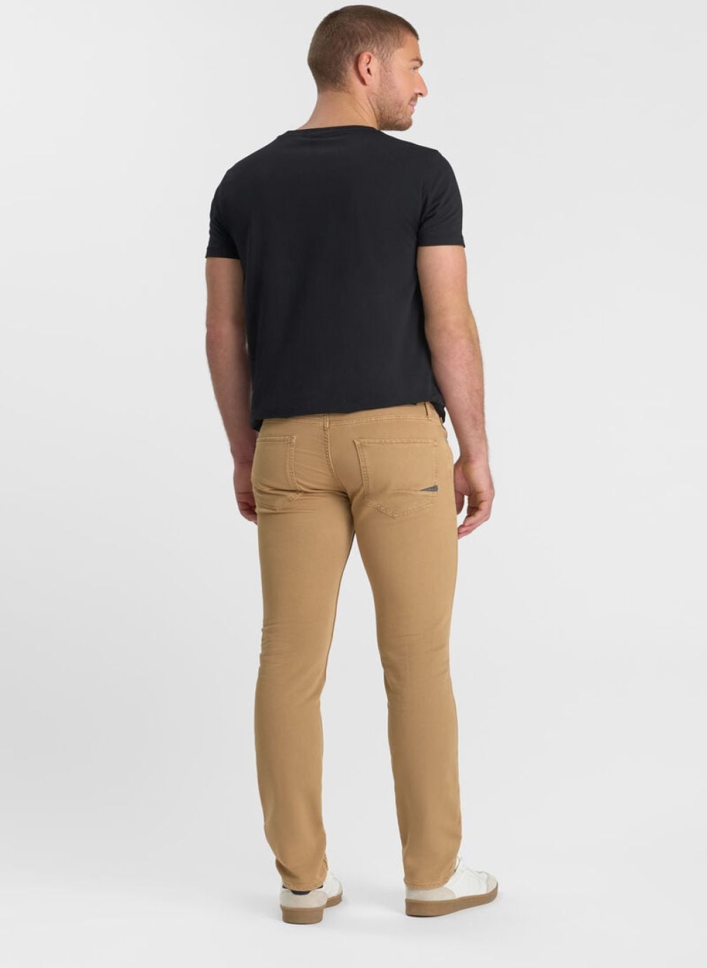 Pantalons droits Pantalon slim 700/11 Beige homme beige Le temps des cerises Pantalons droits Pantalon slim 700/11 Beige homme beige Beige