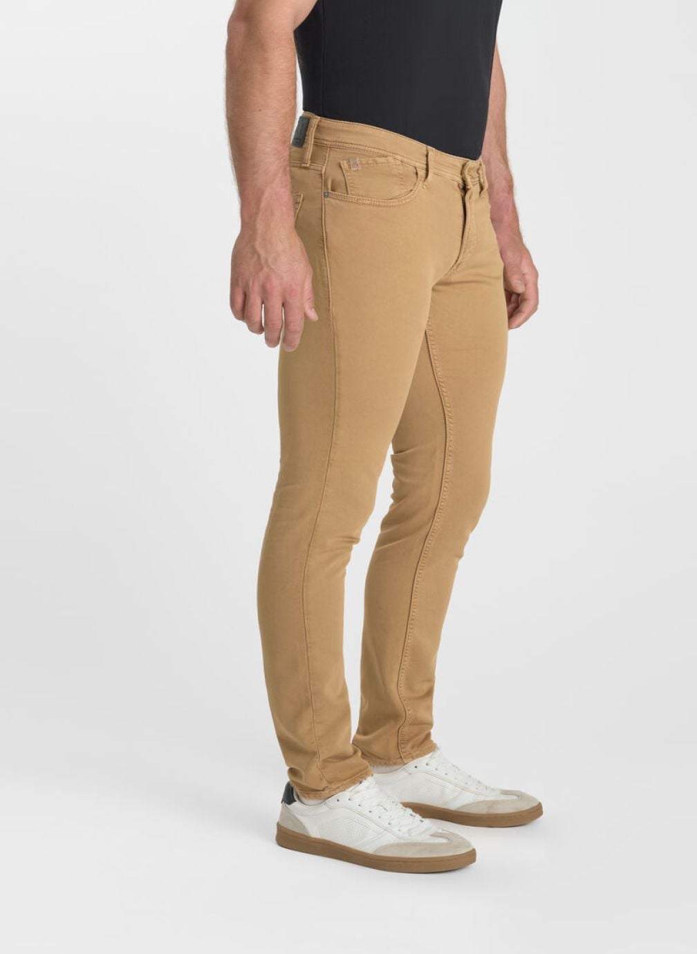 Pantalons droits Pantalon slim 700/11 Beige homme beige Le temps des cerises Pantalons droits Pantalon slim 700/11 Beige homme beige Beige