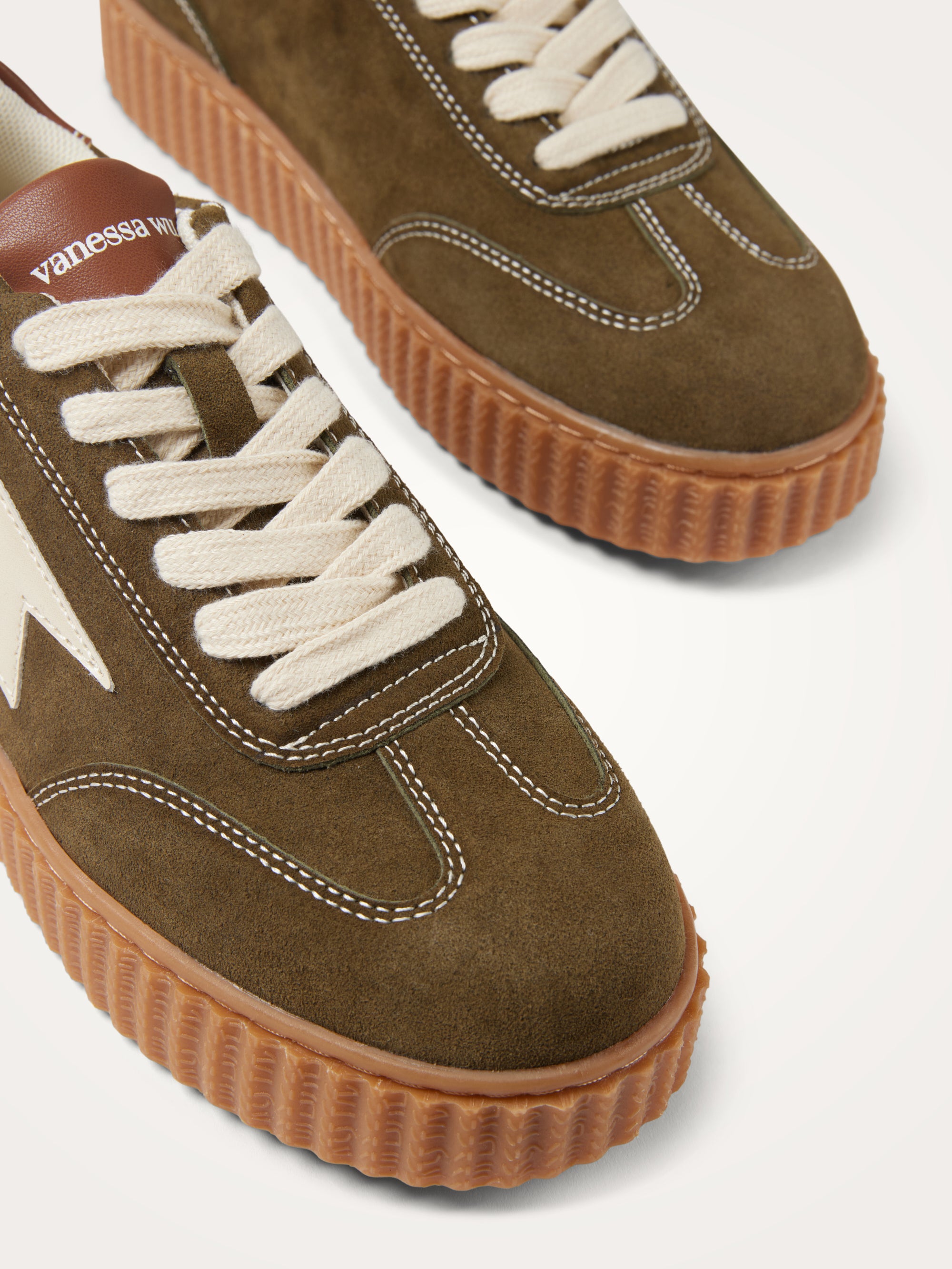 Baskets basses MAGGIE Emblem Lace femme vert Vanessa Wu Baskets basses MAGGIE Emblem Lace femme vert Kaki