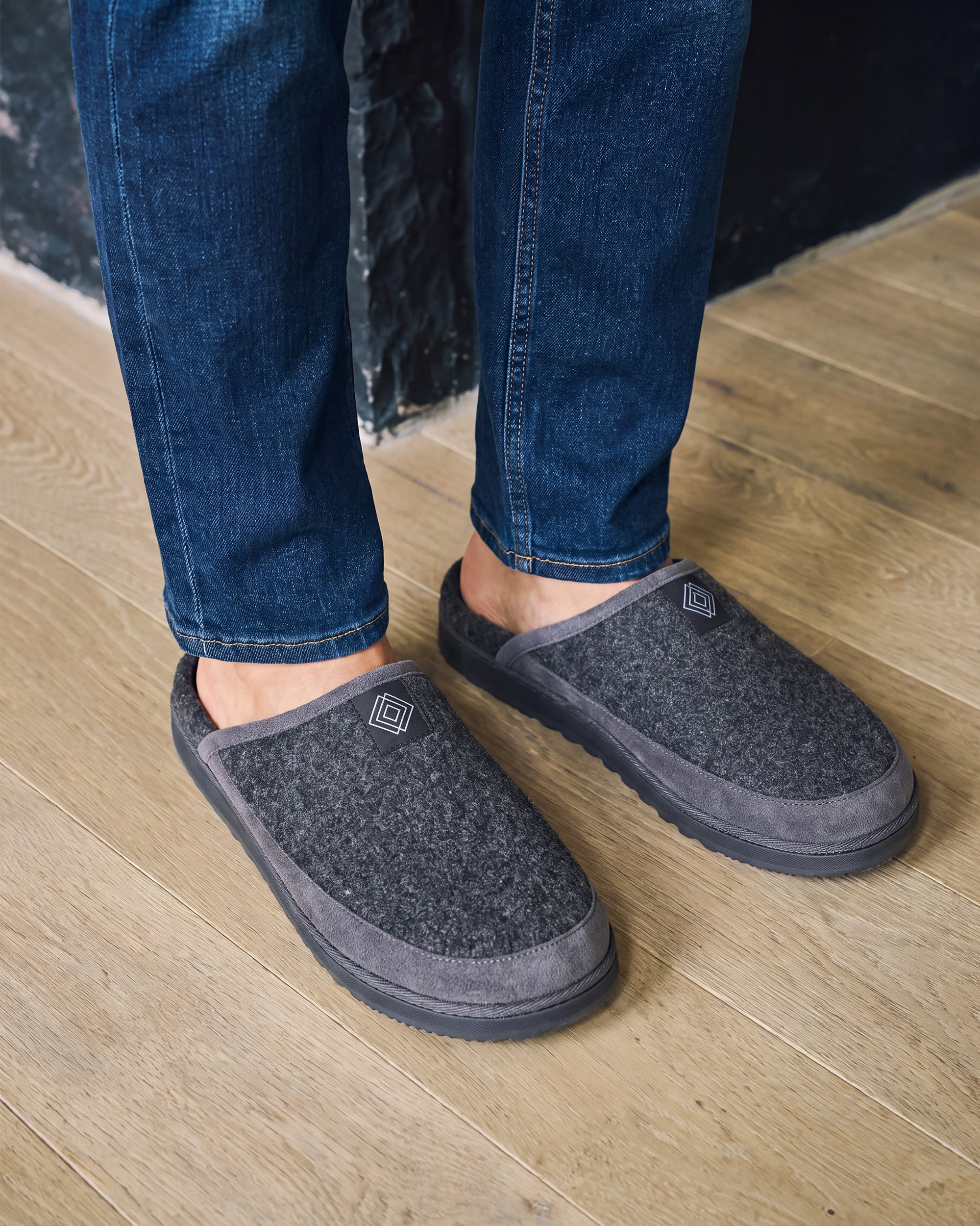 Chaussons Chaussons Mules Homme Camel semelle crantée homme gris Isotoner Chaussons Chaussons Mules Homme Camel semelle crantée homme gris Gris