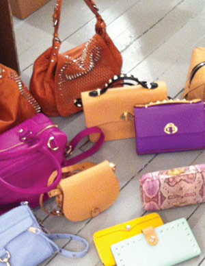 Borsa in pelle intagliata con dettagli metallici di Rebecca Minkoff